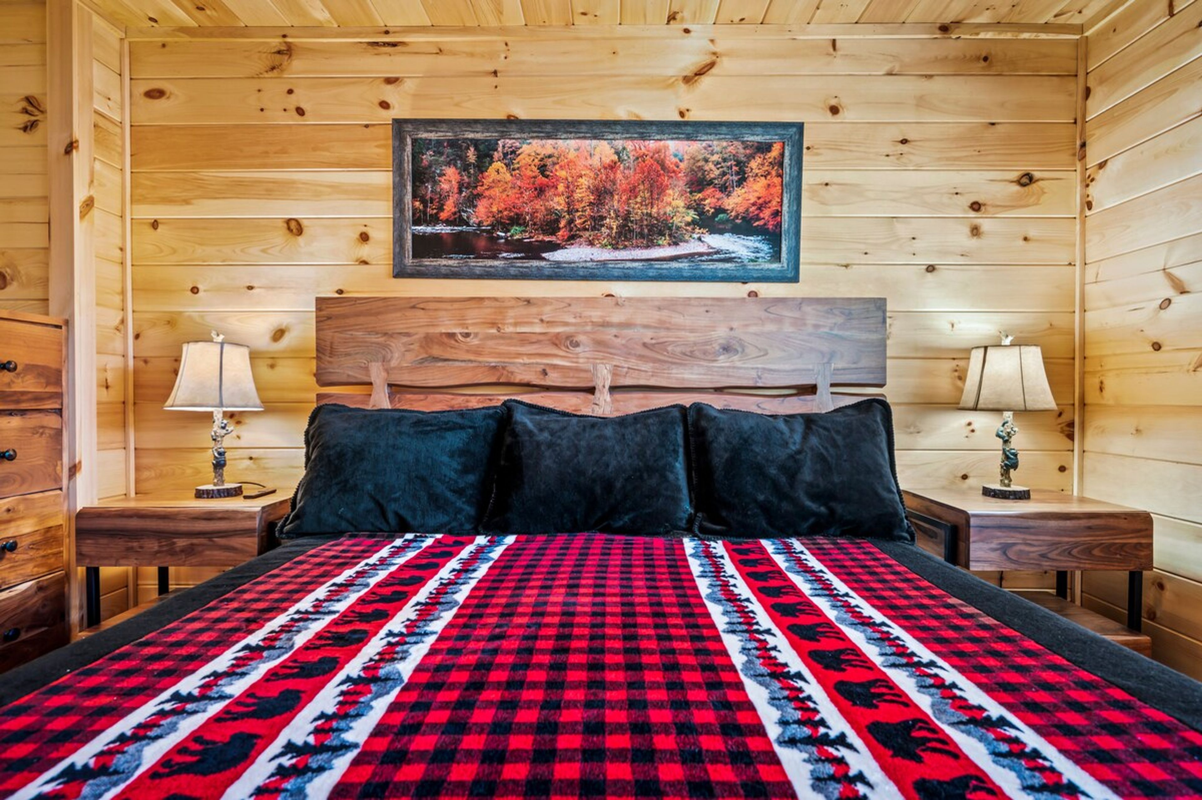 Bedroom 1 | King Bed