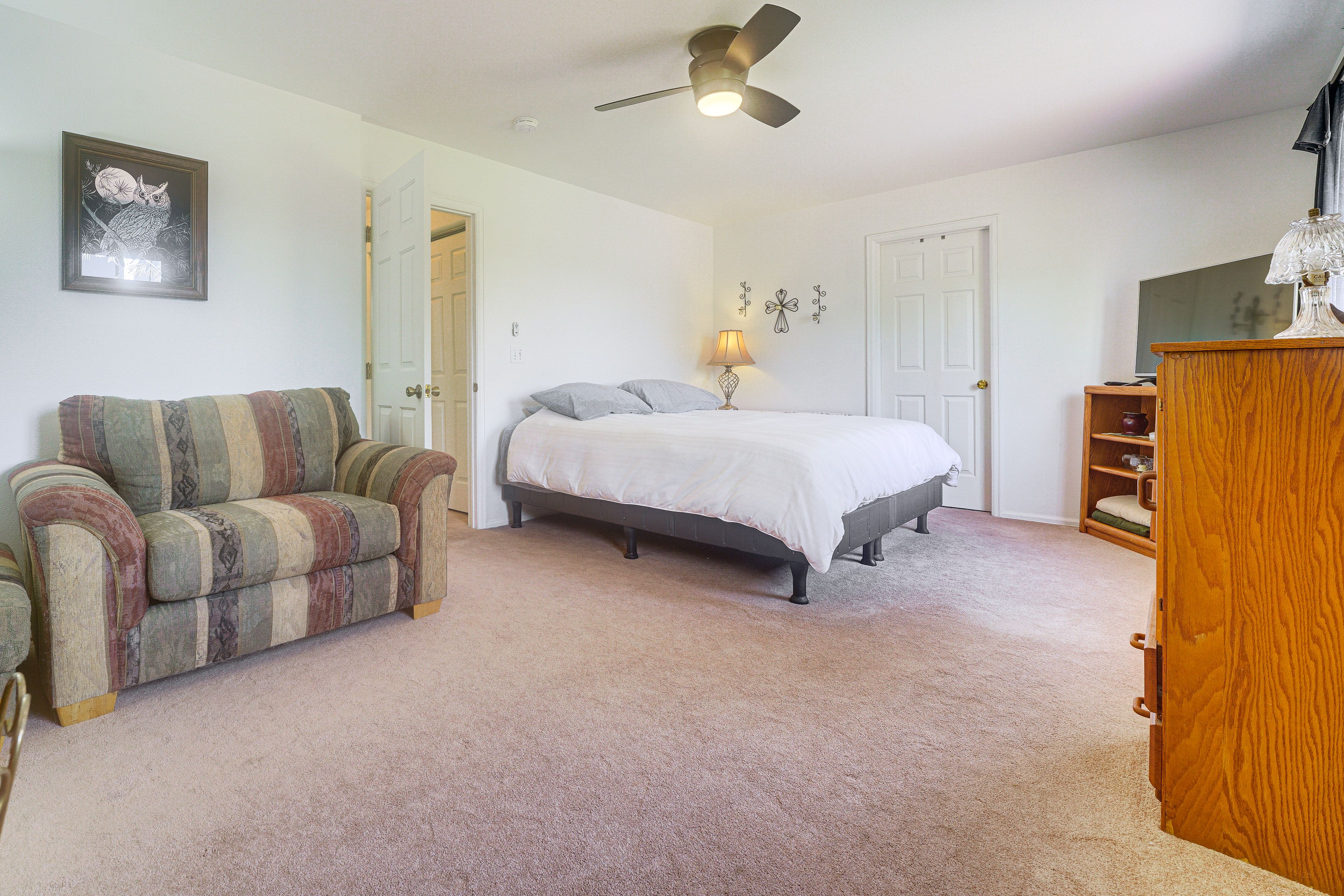 Bedroom 1 | King Bed | En-Suite Bathroom