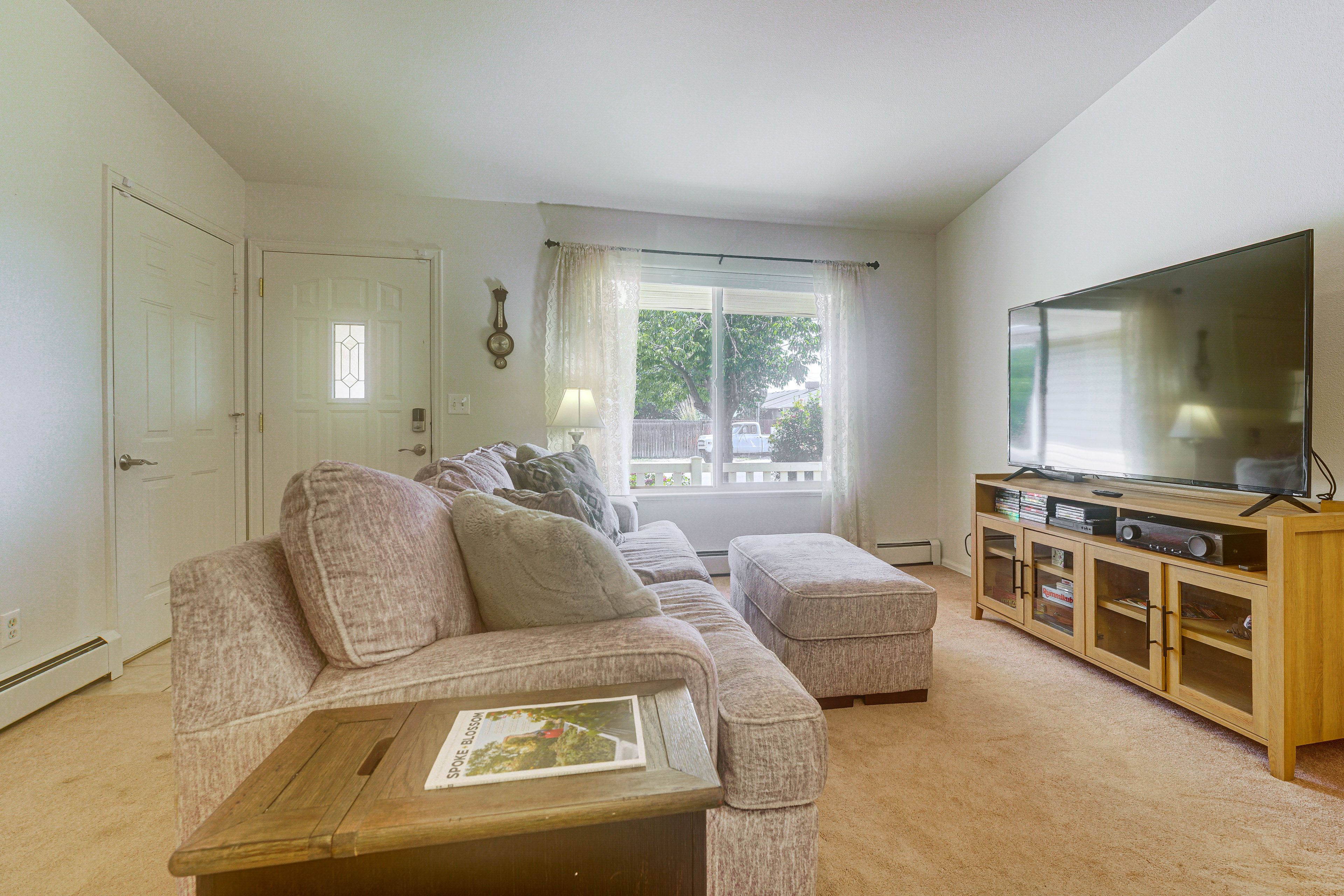 Living Room | Open Floor Plan