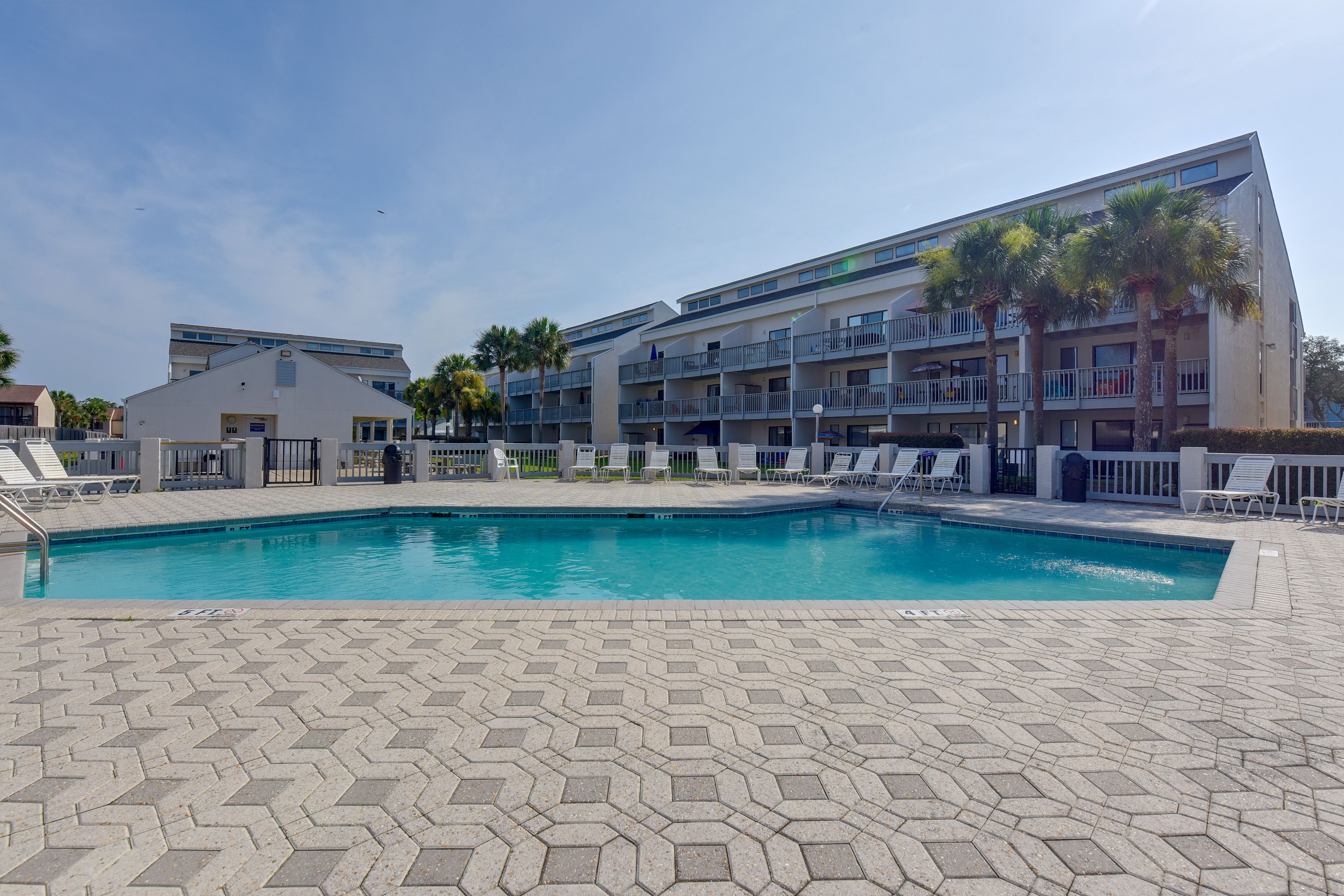 Endless Summer Community Amenities | Pool | Hot Tub