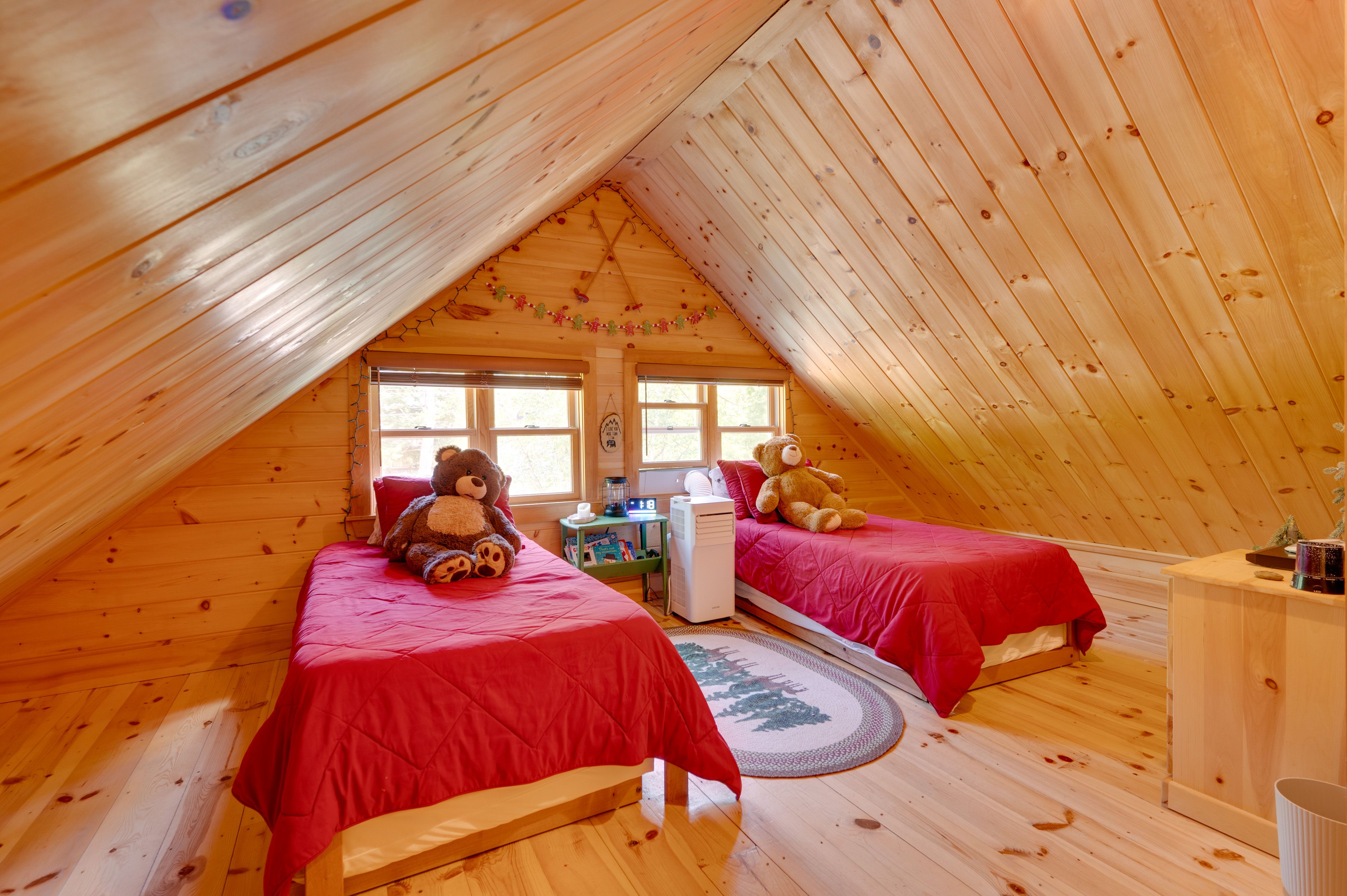 Bedroom 3 | 2nd Floor | 2 Twin Beds w/ Twin Trundles