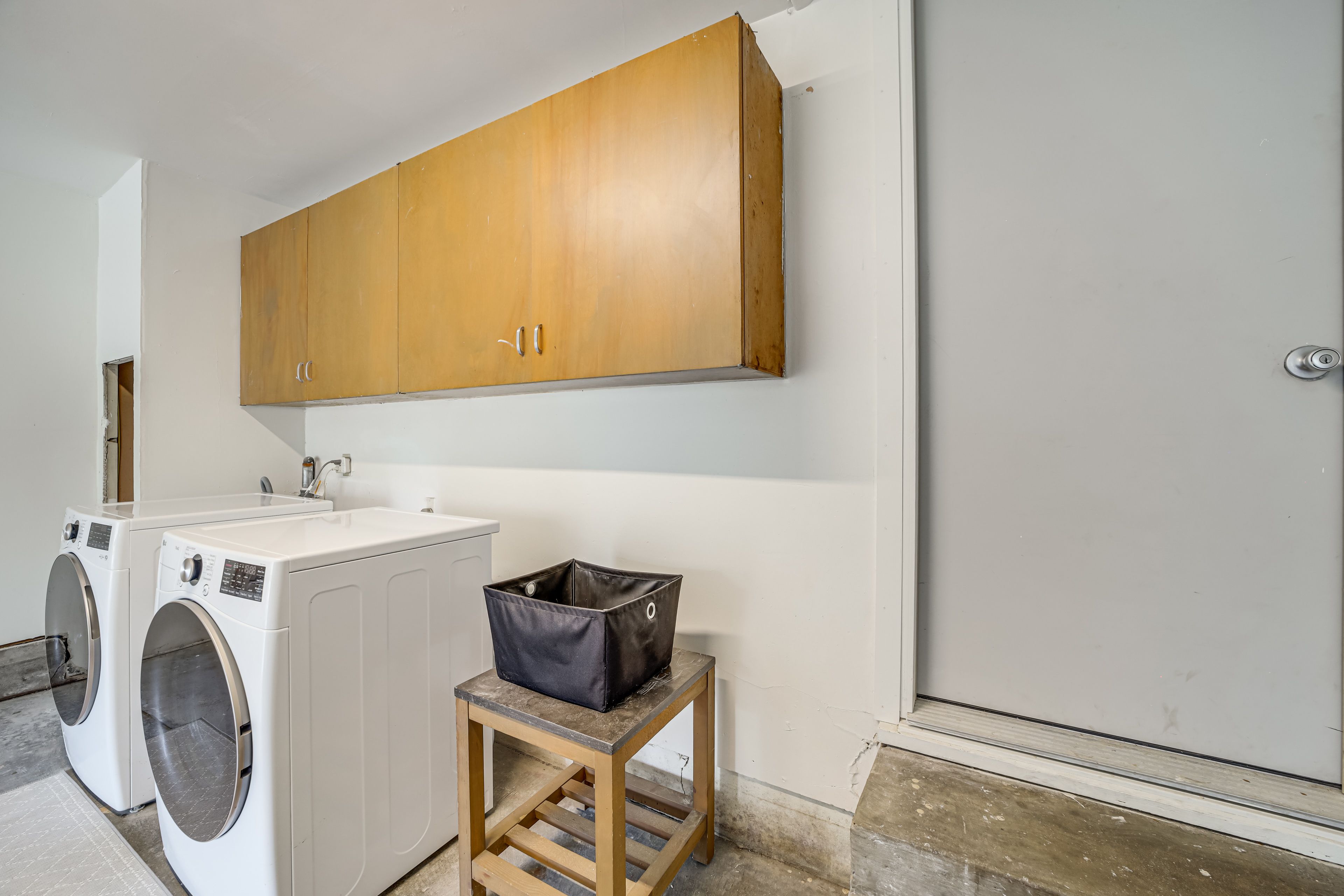 Garage | Laundry Area