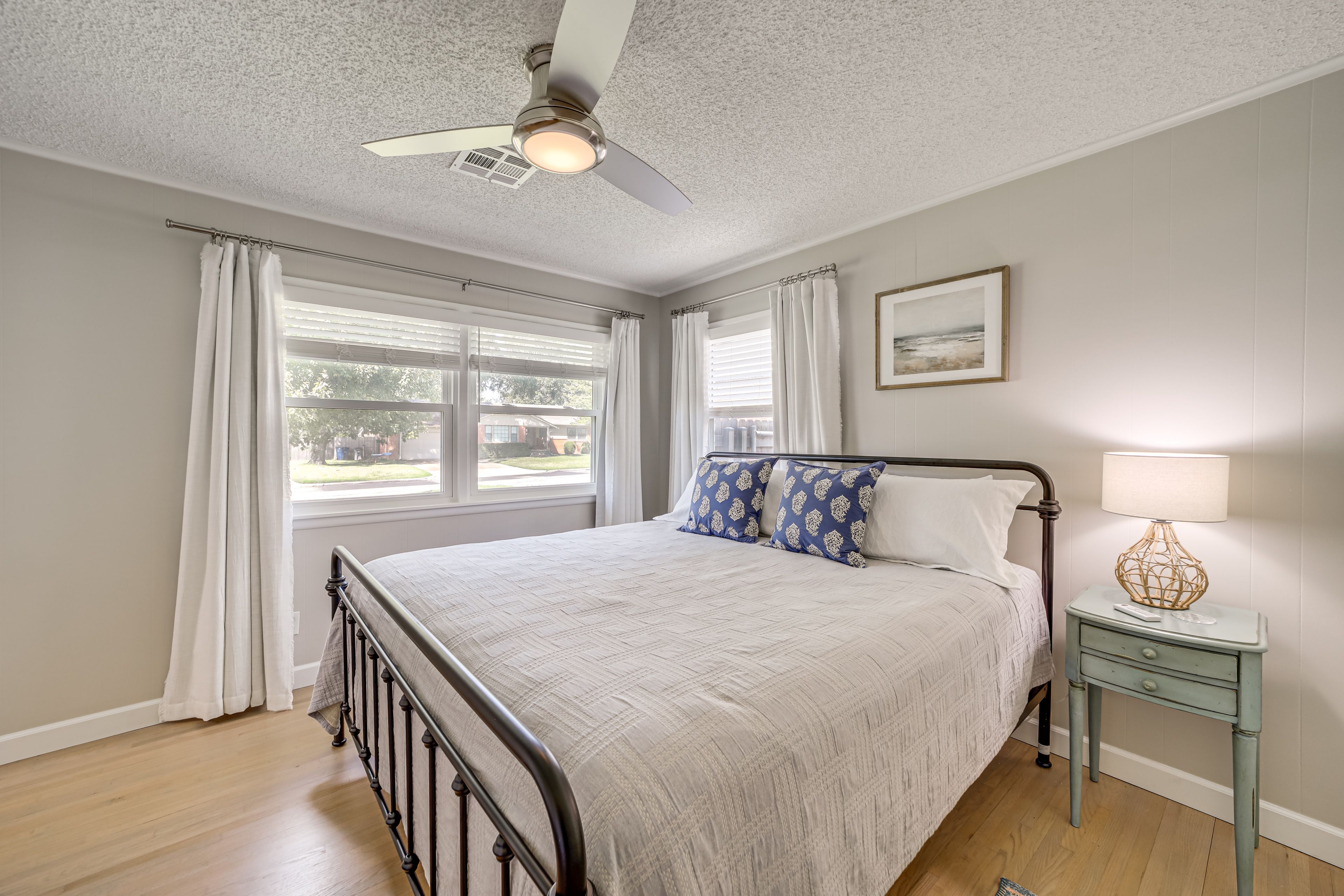 Bedroom 1 | King Bed