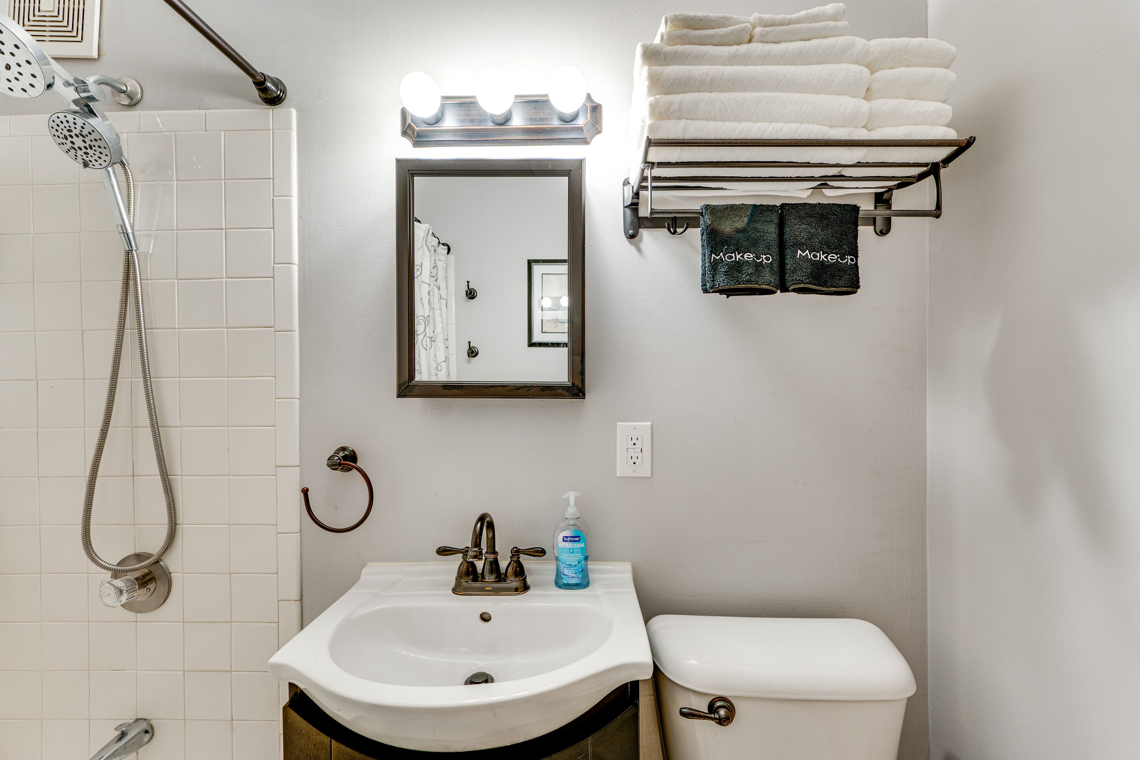 Full Bathroom