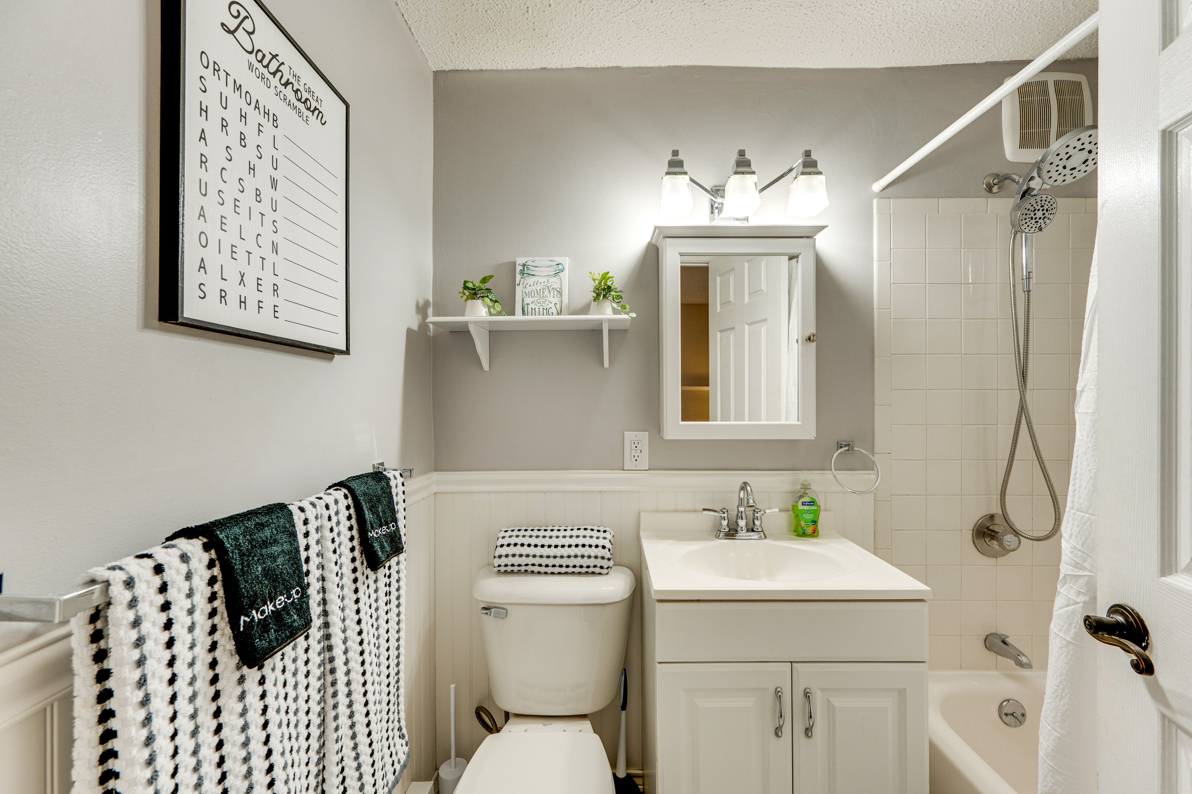 Full Bathroom