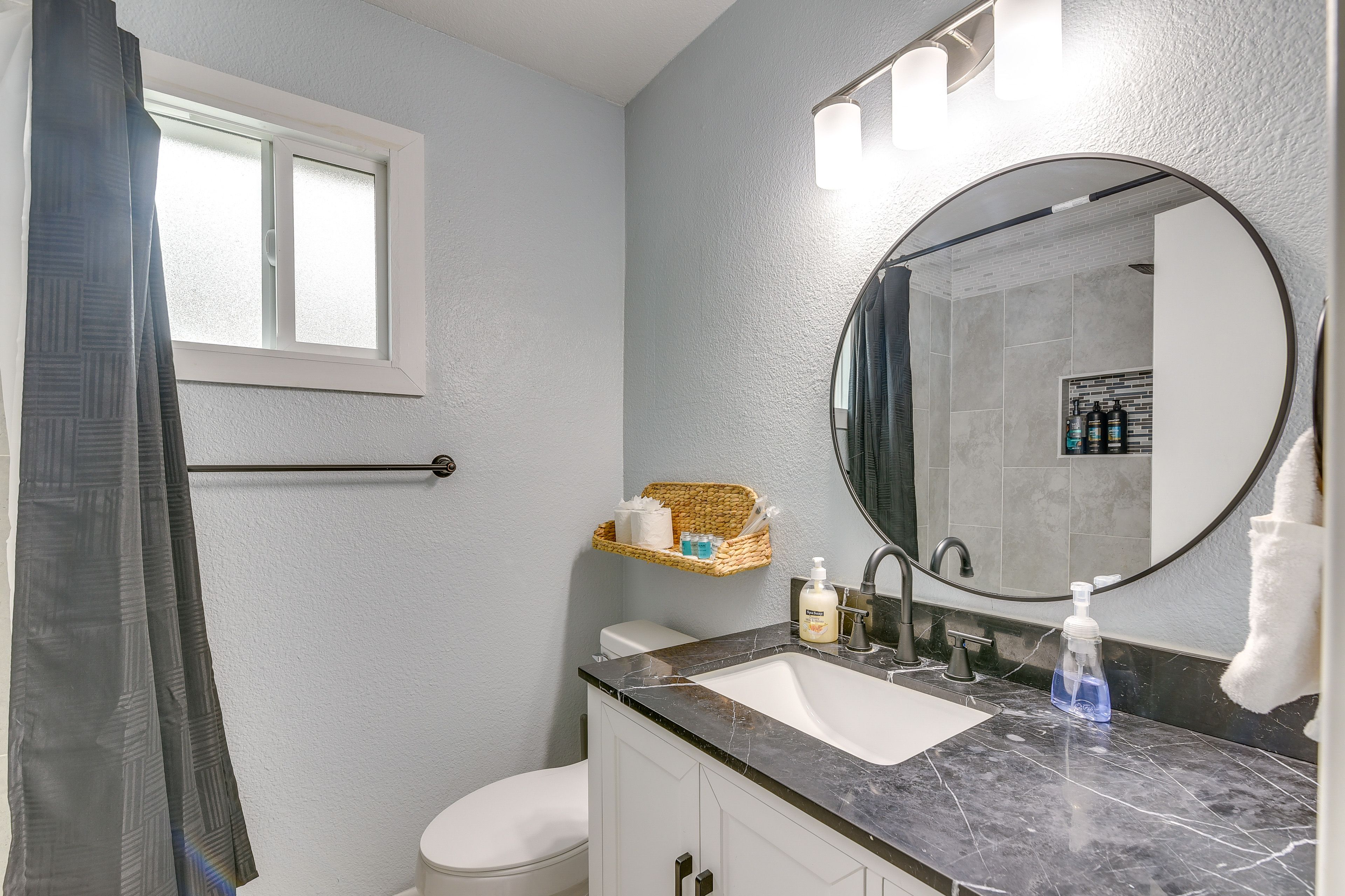 Houston Family Retreat | Bathroom
