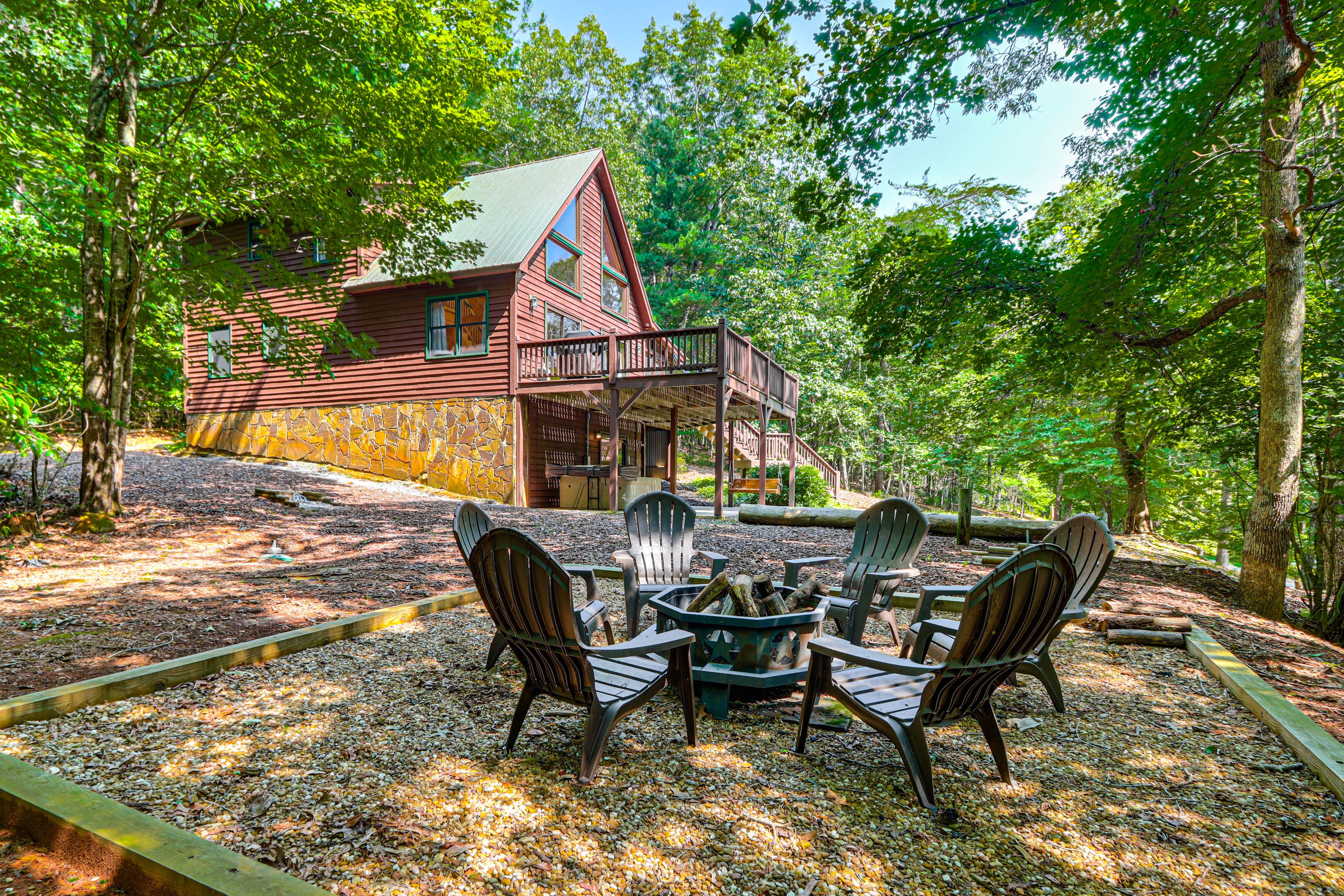 Ellijay Vacation Rental | 2BR | 3BA | 2,300 Sq Ft