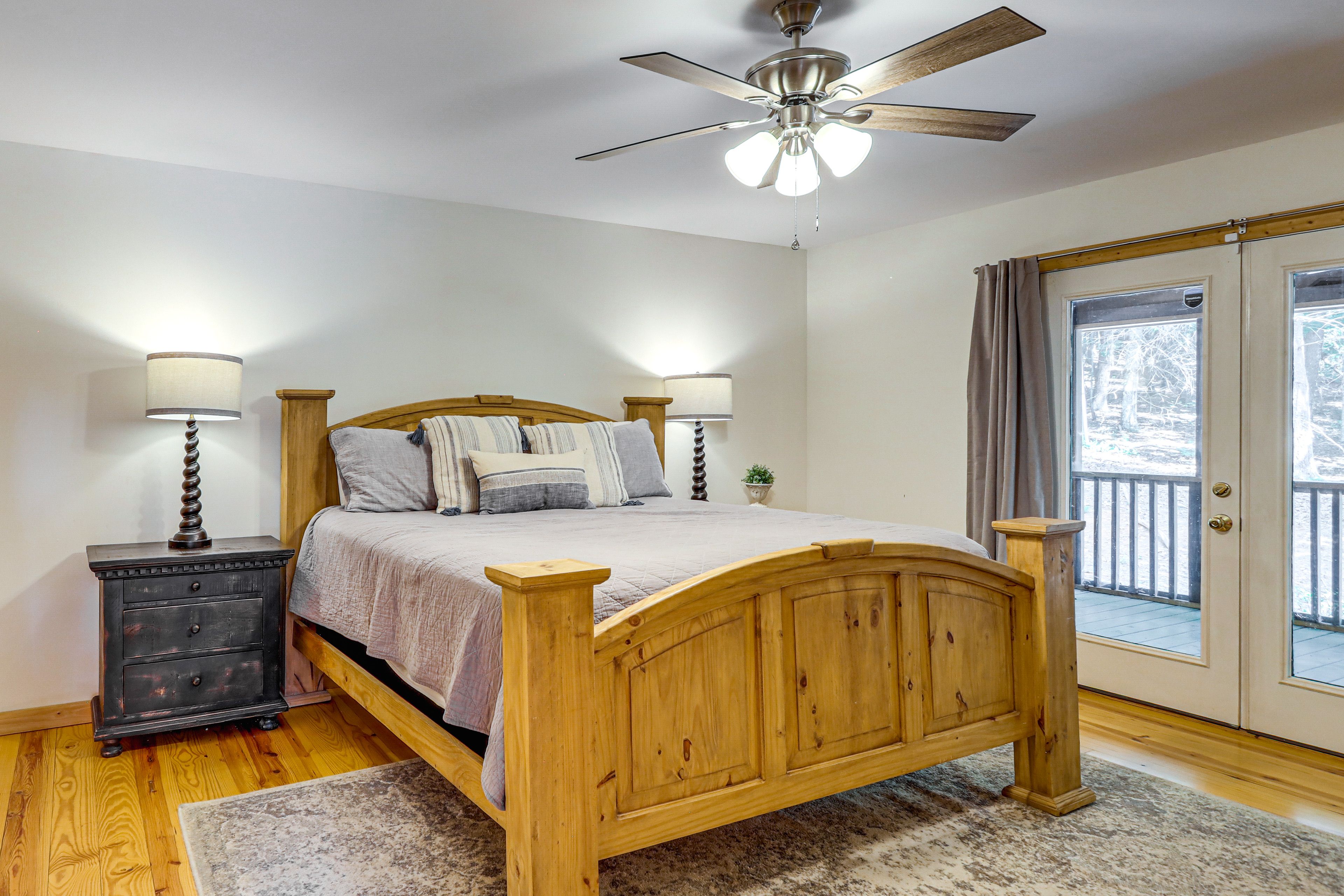 Bedroom 1 | King Bed | Main Level