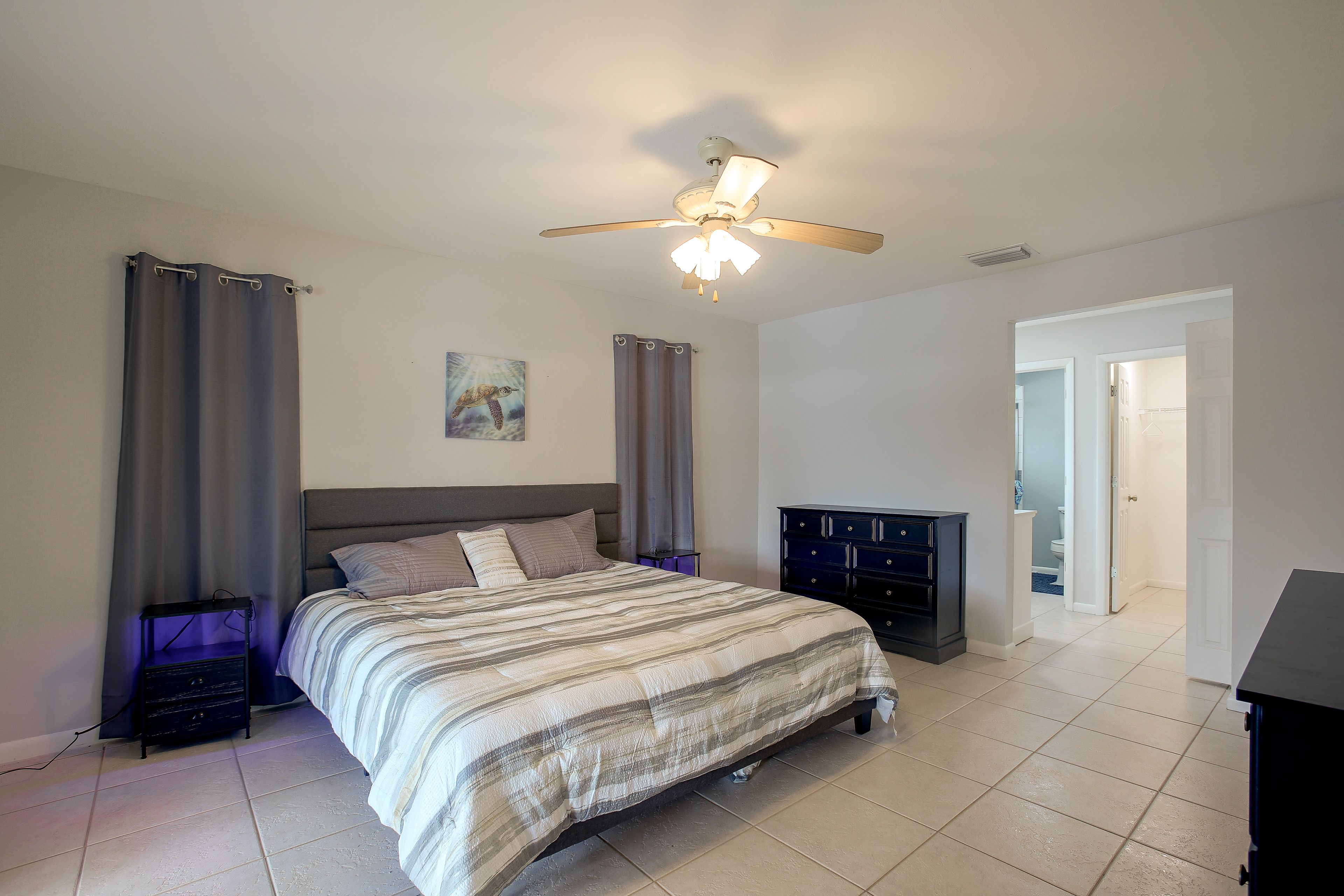 Bedroom 1 | King Bed