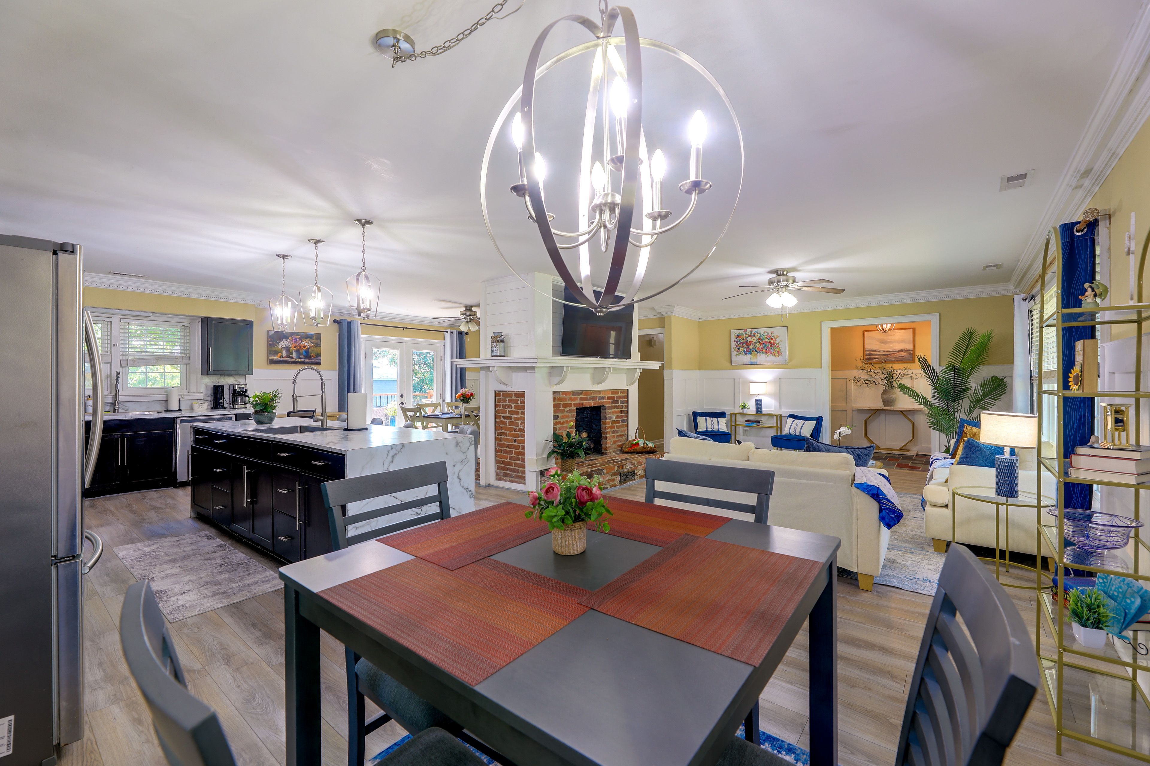 Breakfast Nook