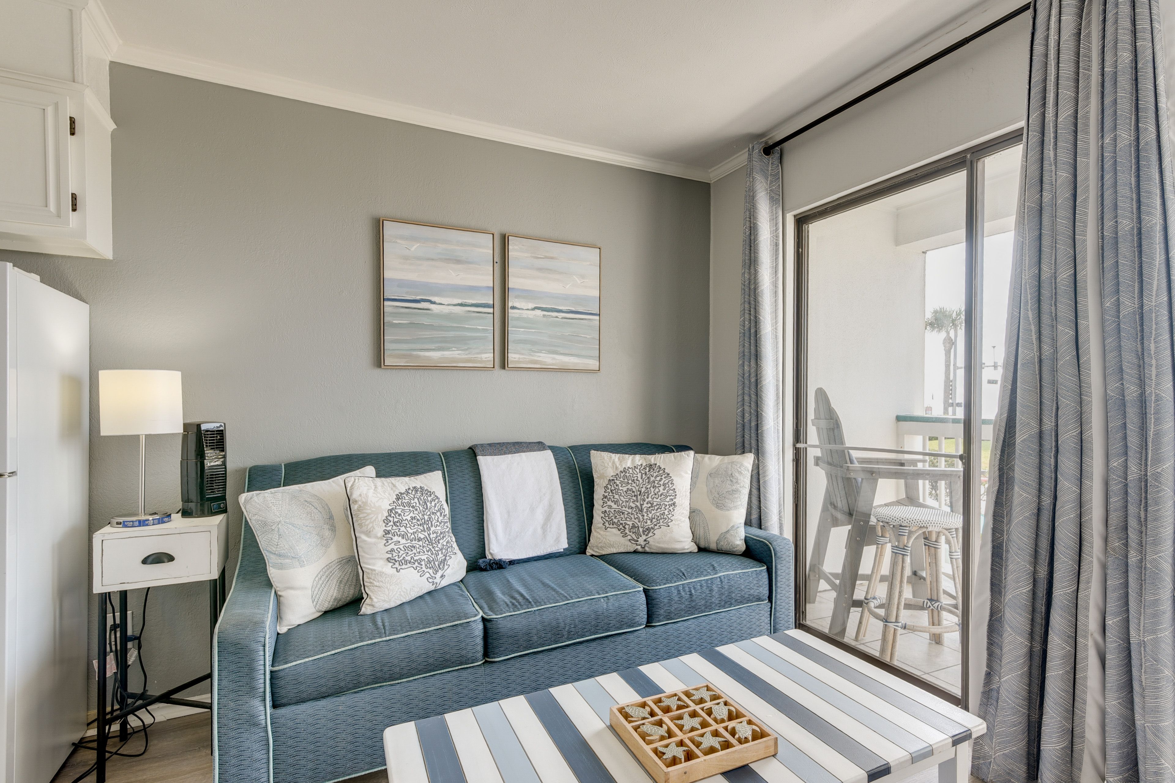 Living Room | Queen Sleeper Sofa