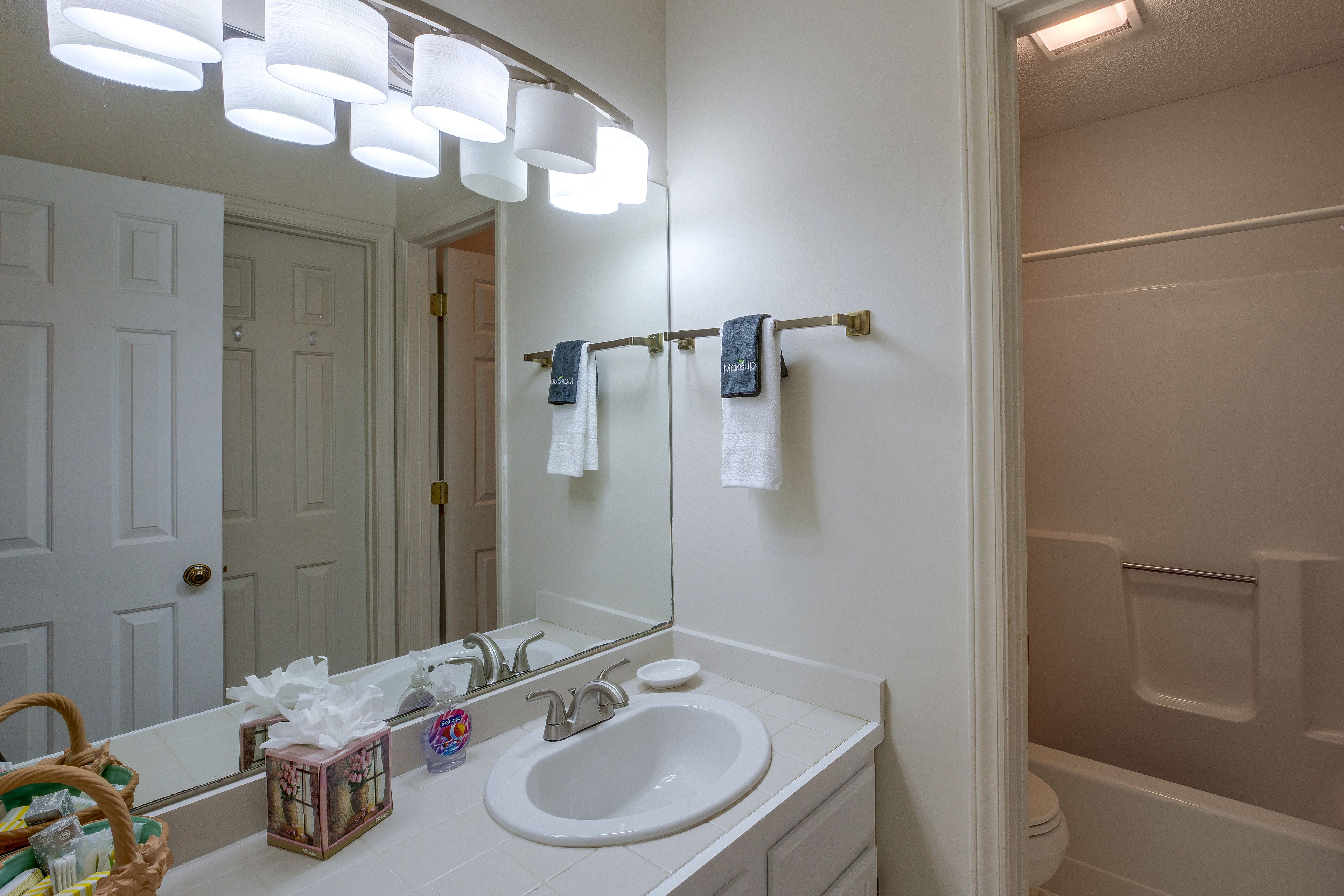 Full Bathroom | 1st Floor