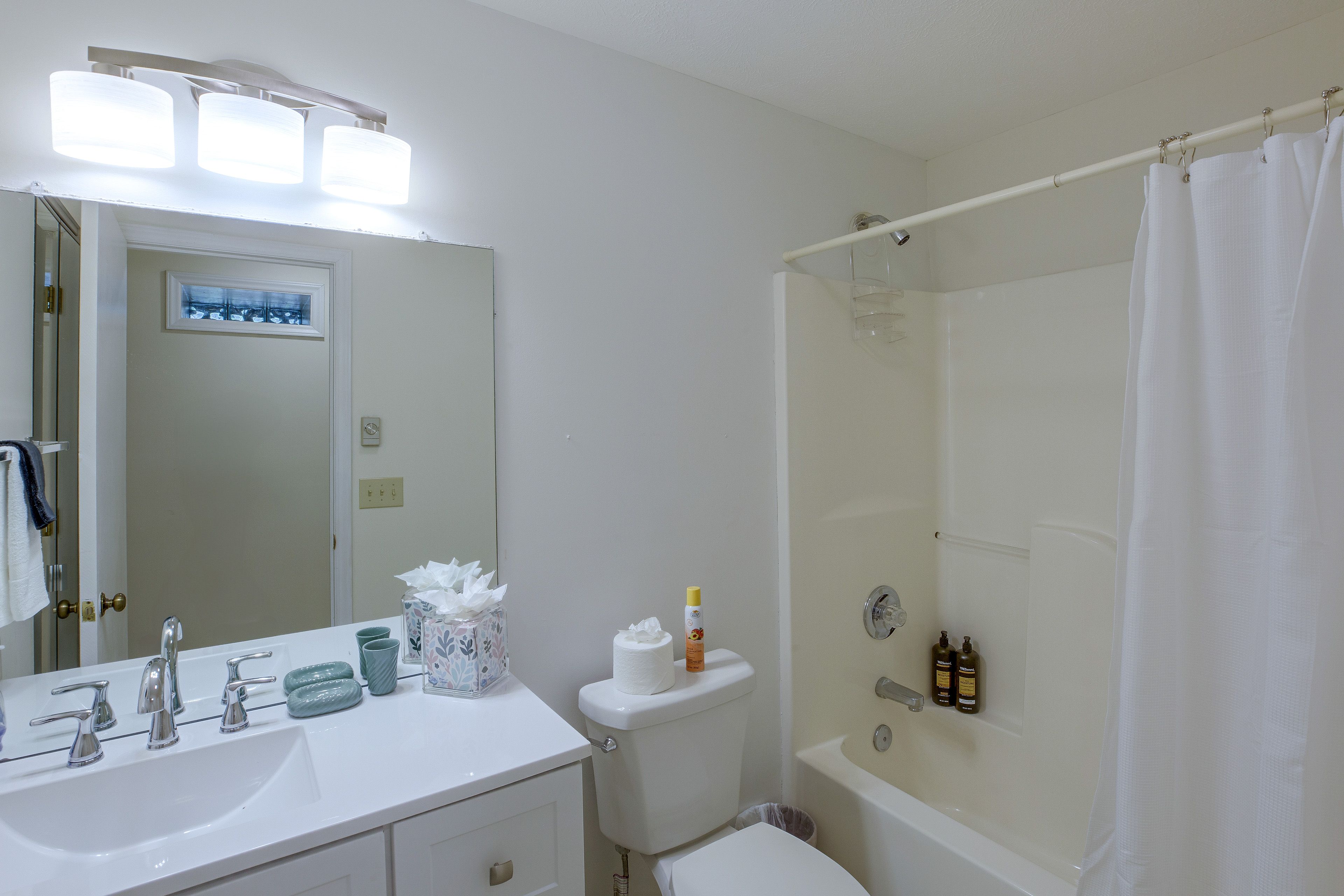 Full Bathroom | Lower Level
