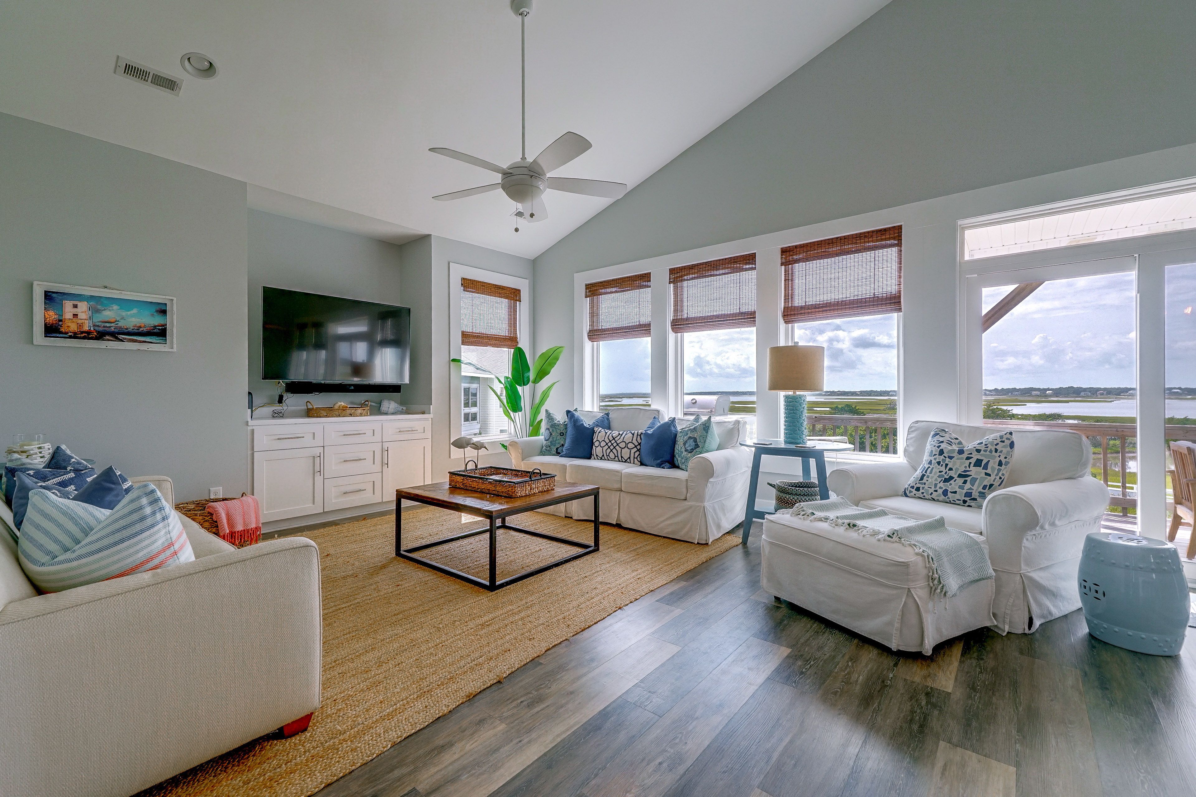 Living Room | Open Floor Plan