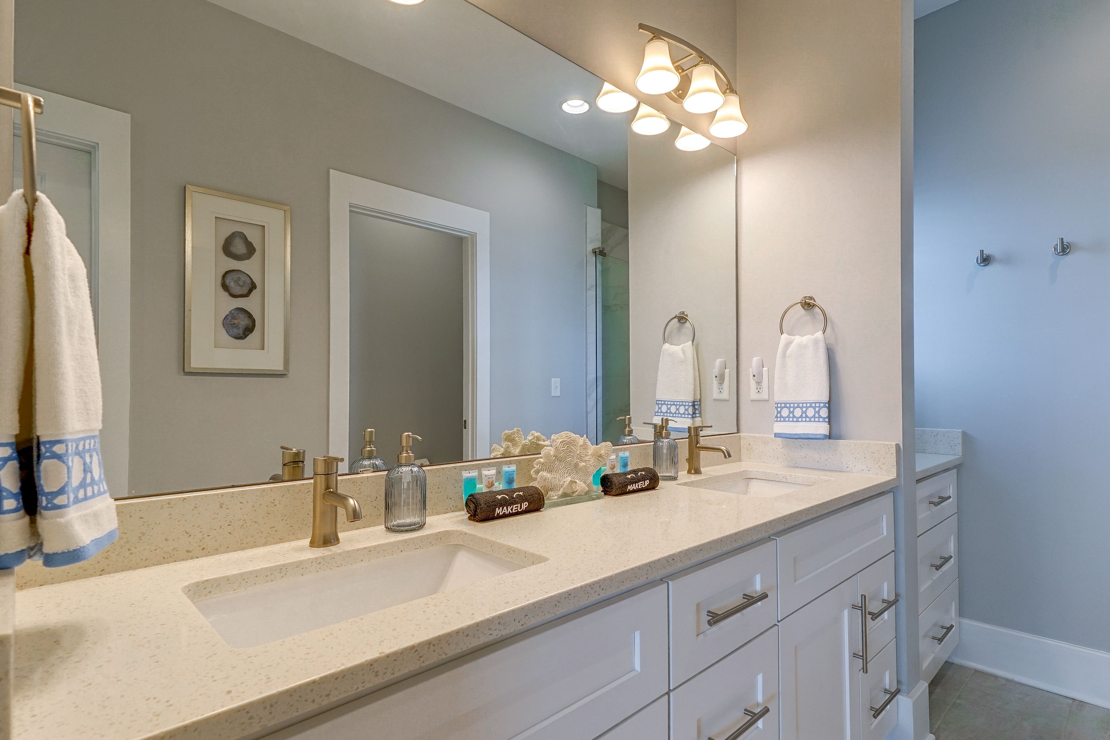En-Suite Bathroom | Shower | Towels & Linens Provided