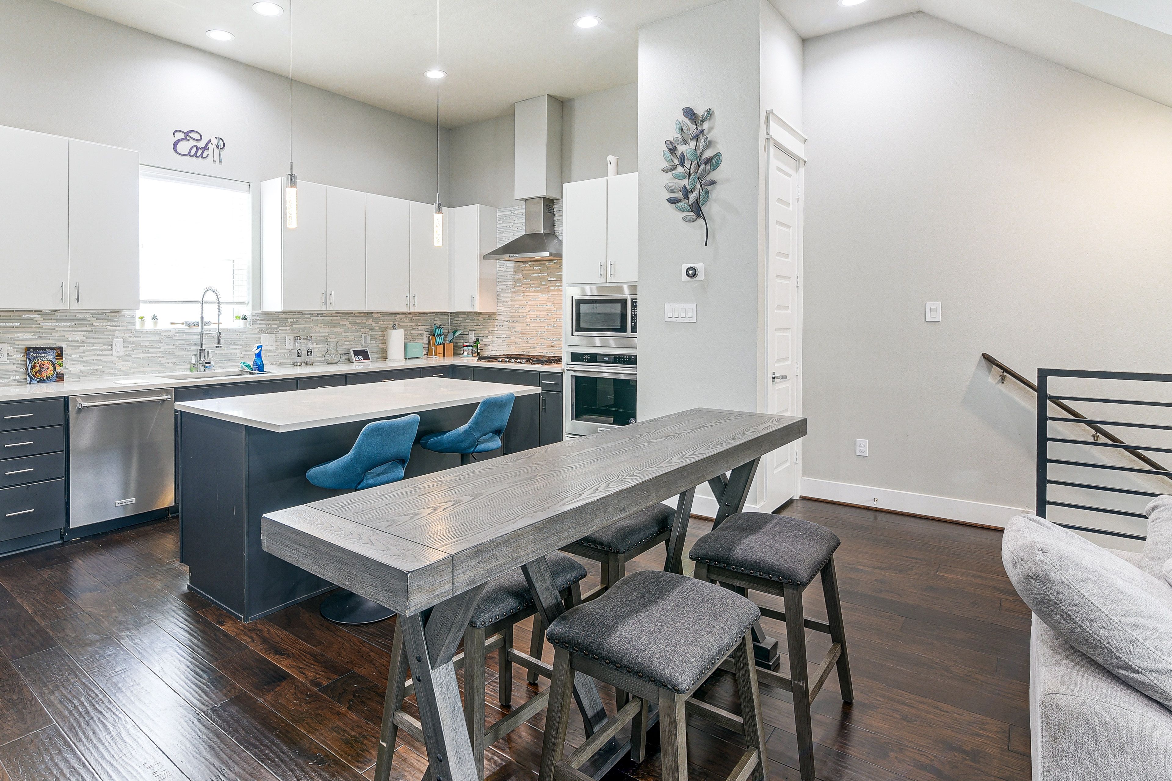 Dining Area | Dishes & Flatware Provided | 2nd Floor