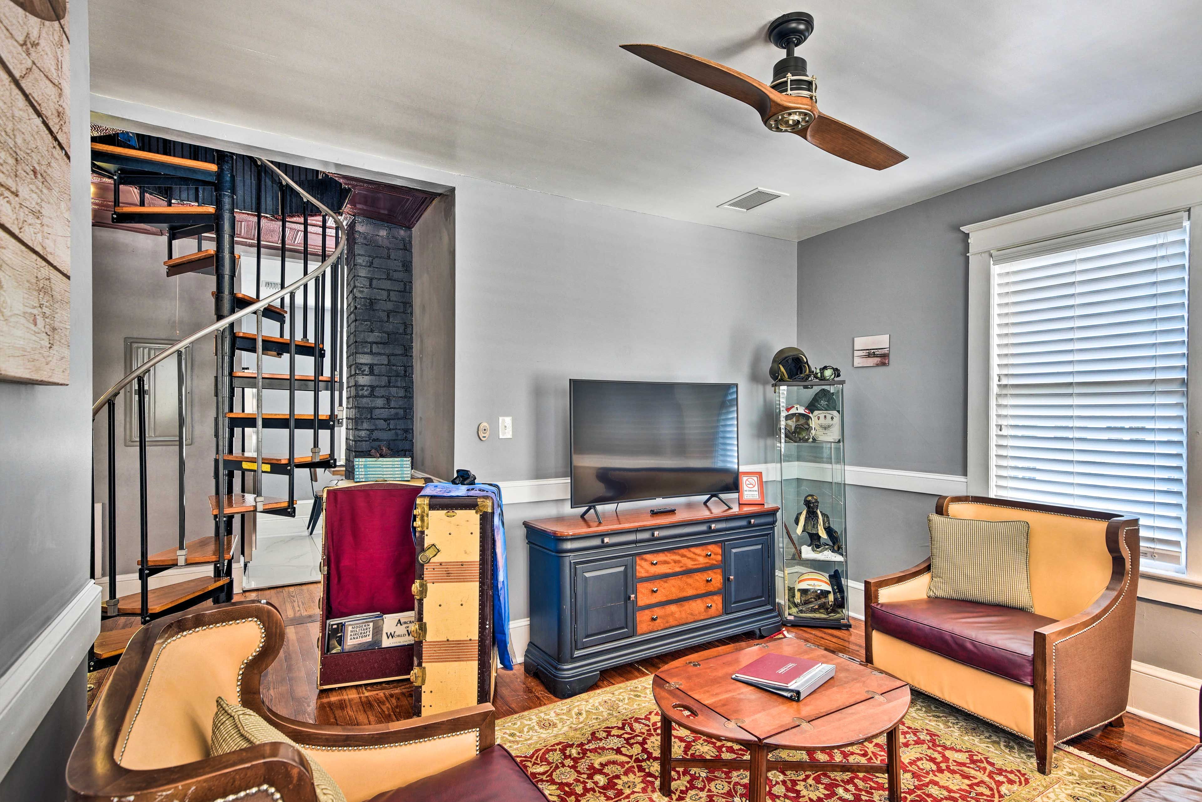 Upper Level | Living Room | Sleeper Sofa | Free WiFi | Historic Artwork