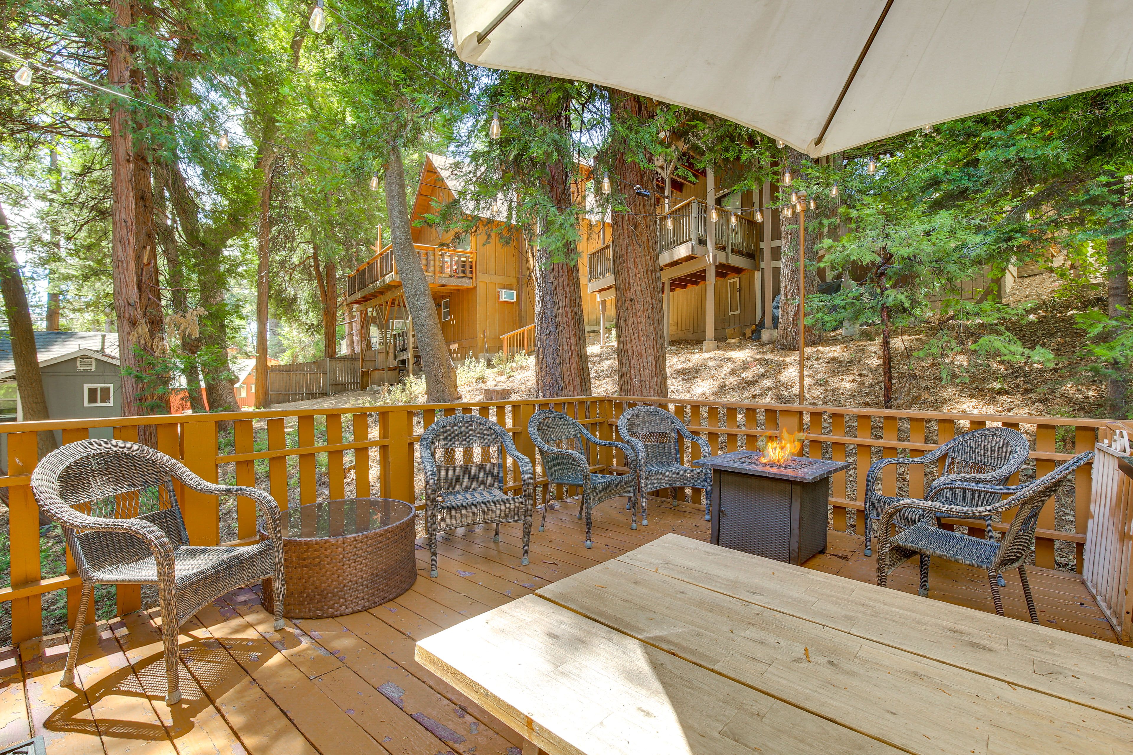Deck | Fire Table | Shaded Dining Area