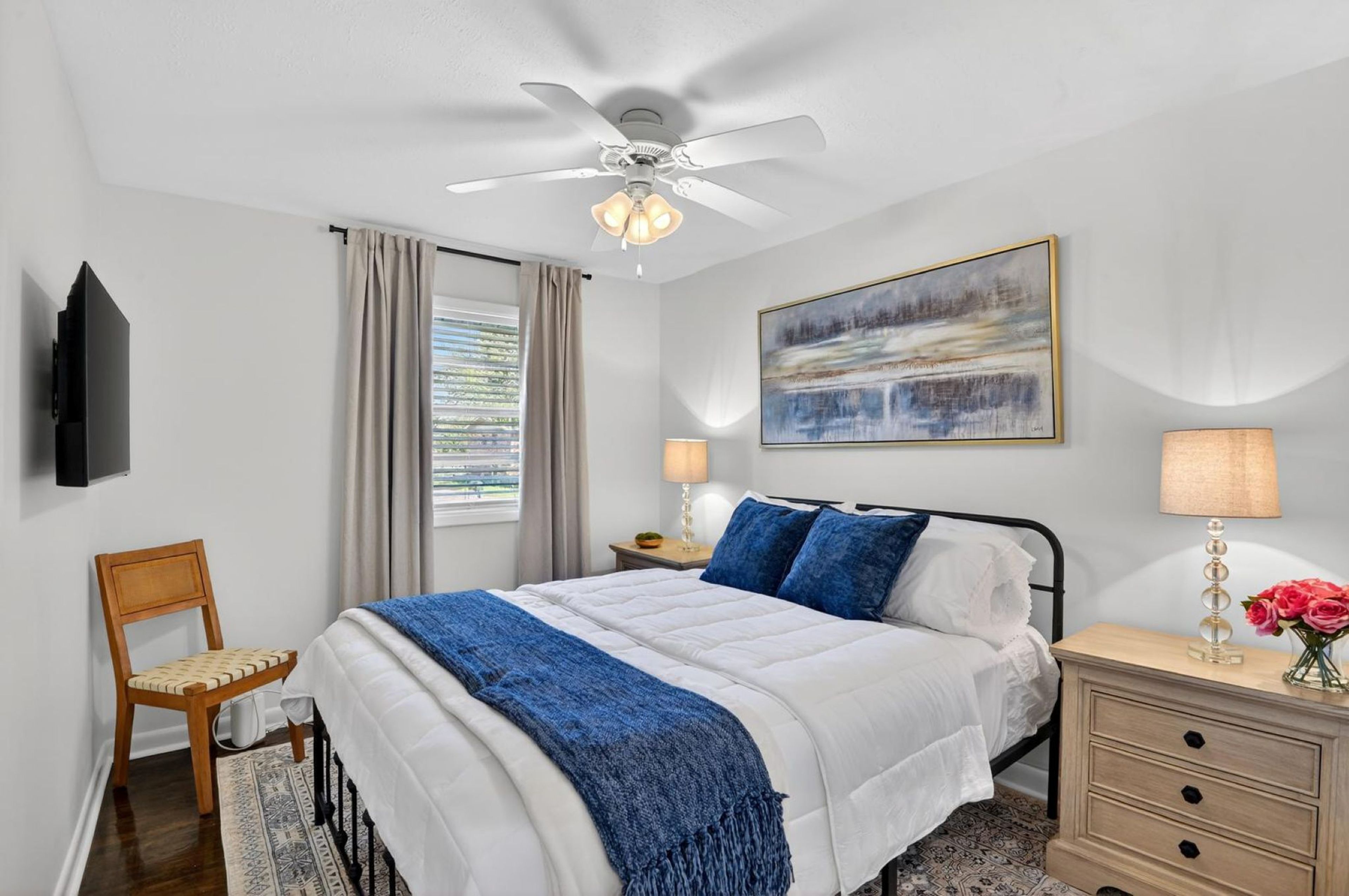 Bedroom 3 | Queen Bed