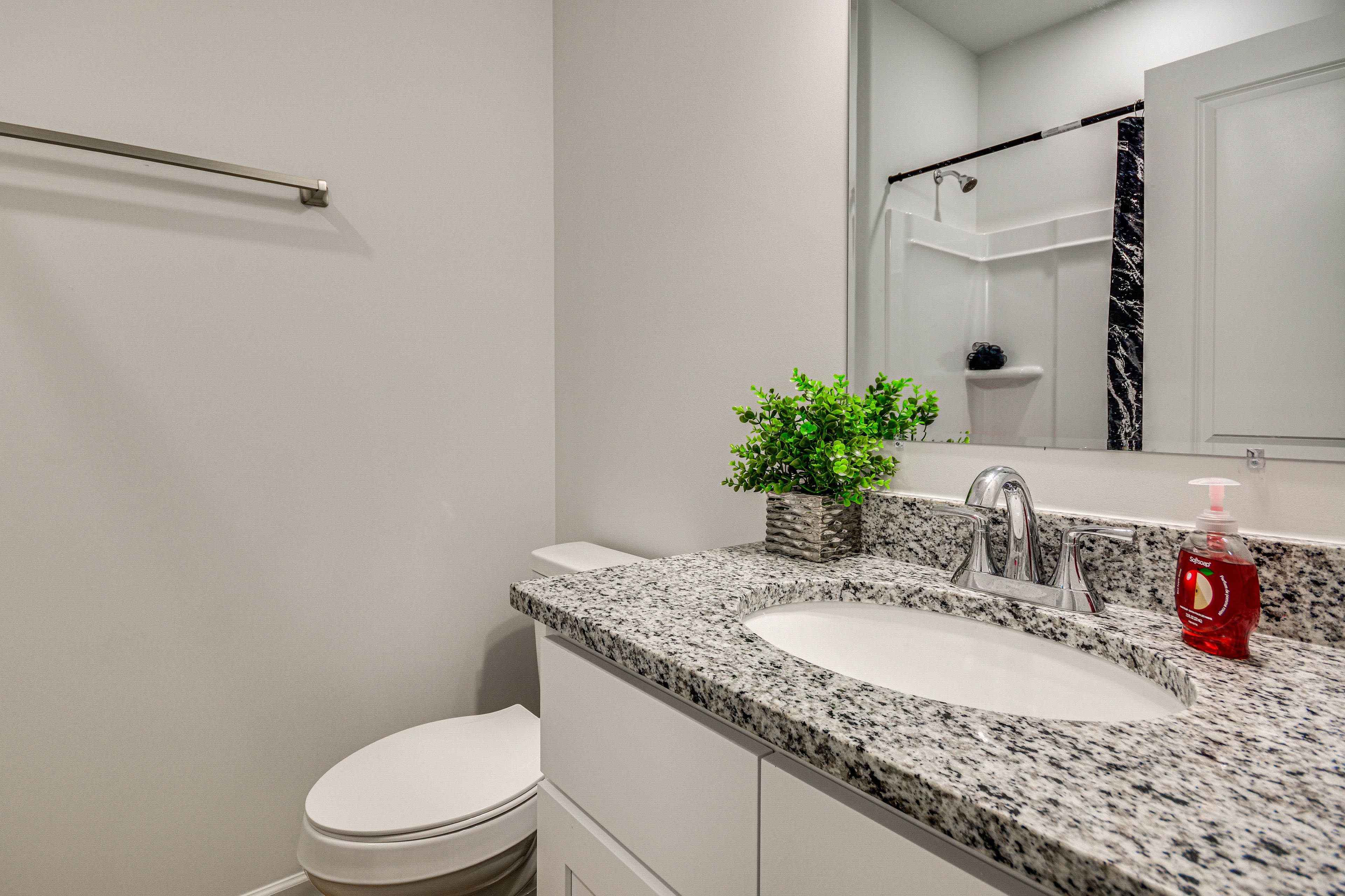 Full Bathroom | 1st Floor