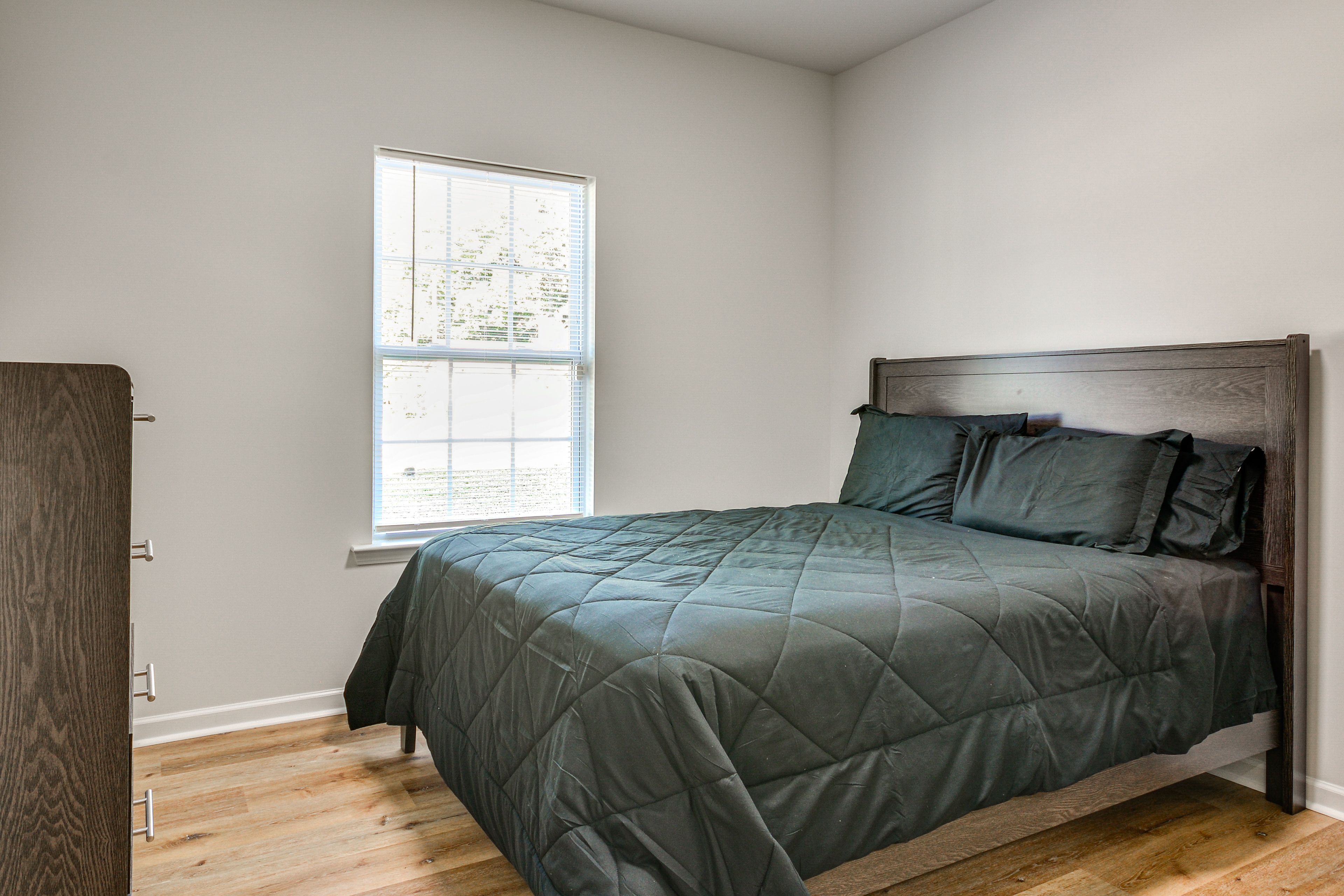Bedroom 1 | Queen Bed | 1st Floor