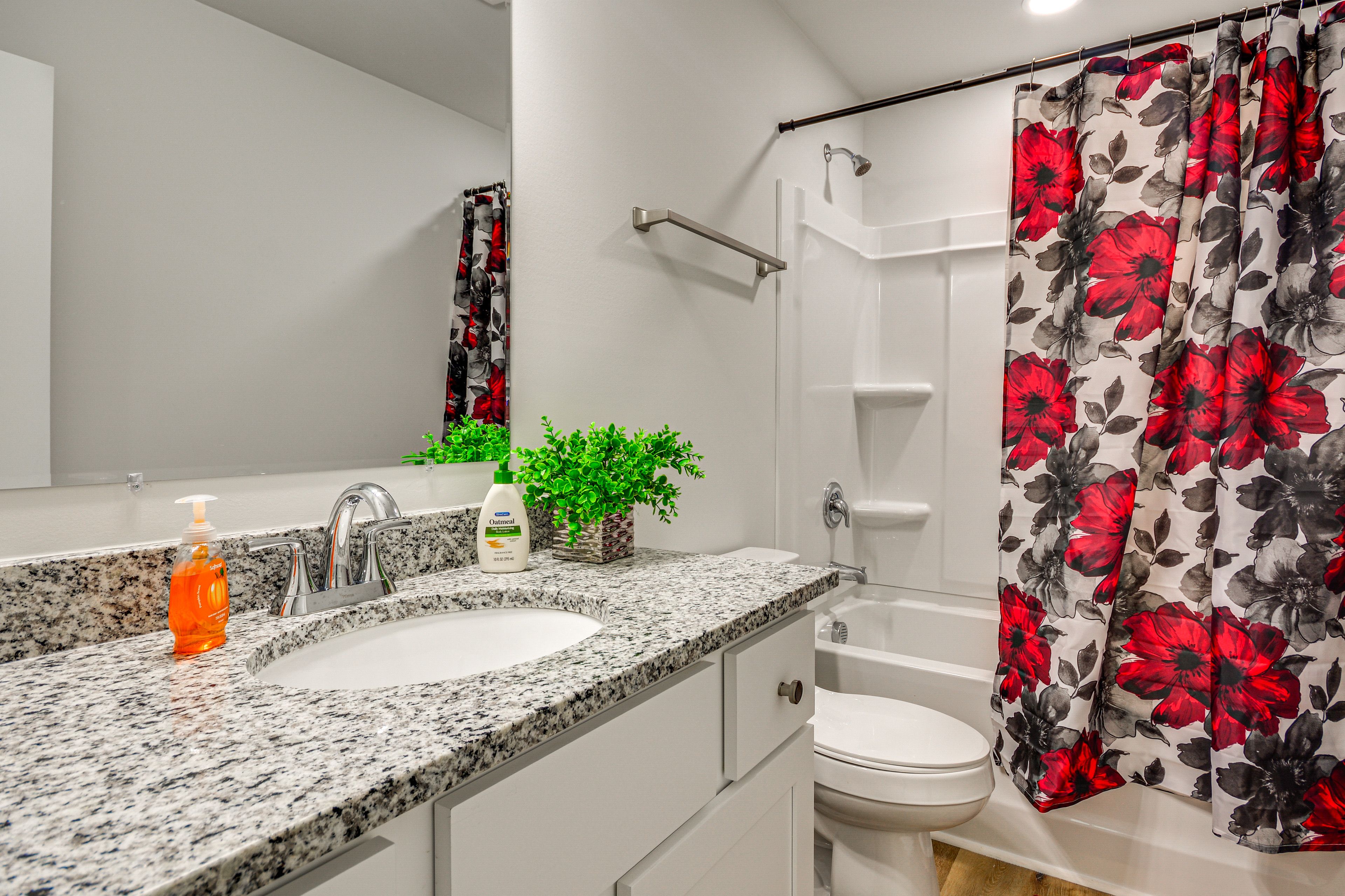 Full Bathroom | 2nd Floor