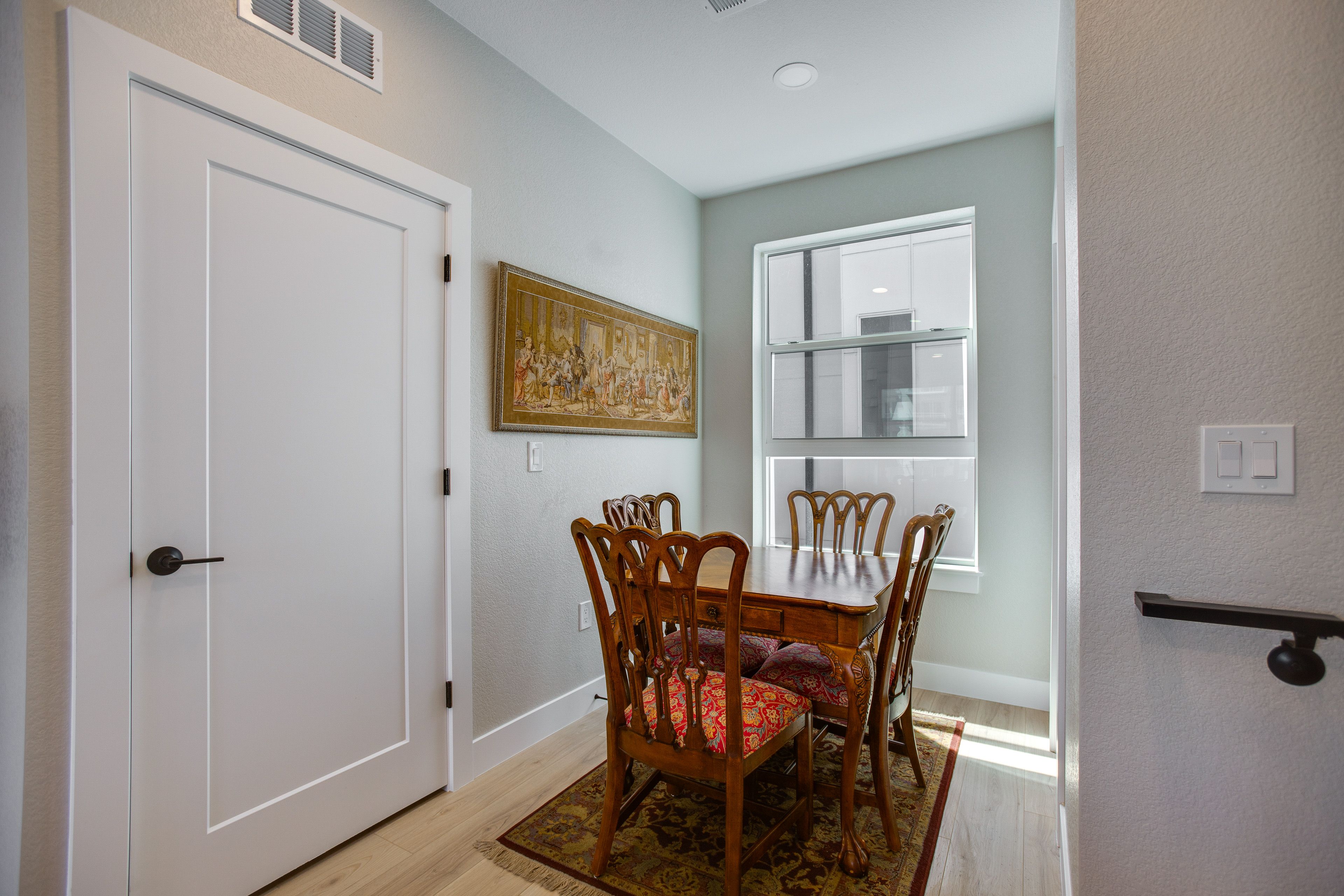 Dining Area | Dishware/Flatware Provided | 2nd Floor
