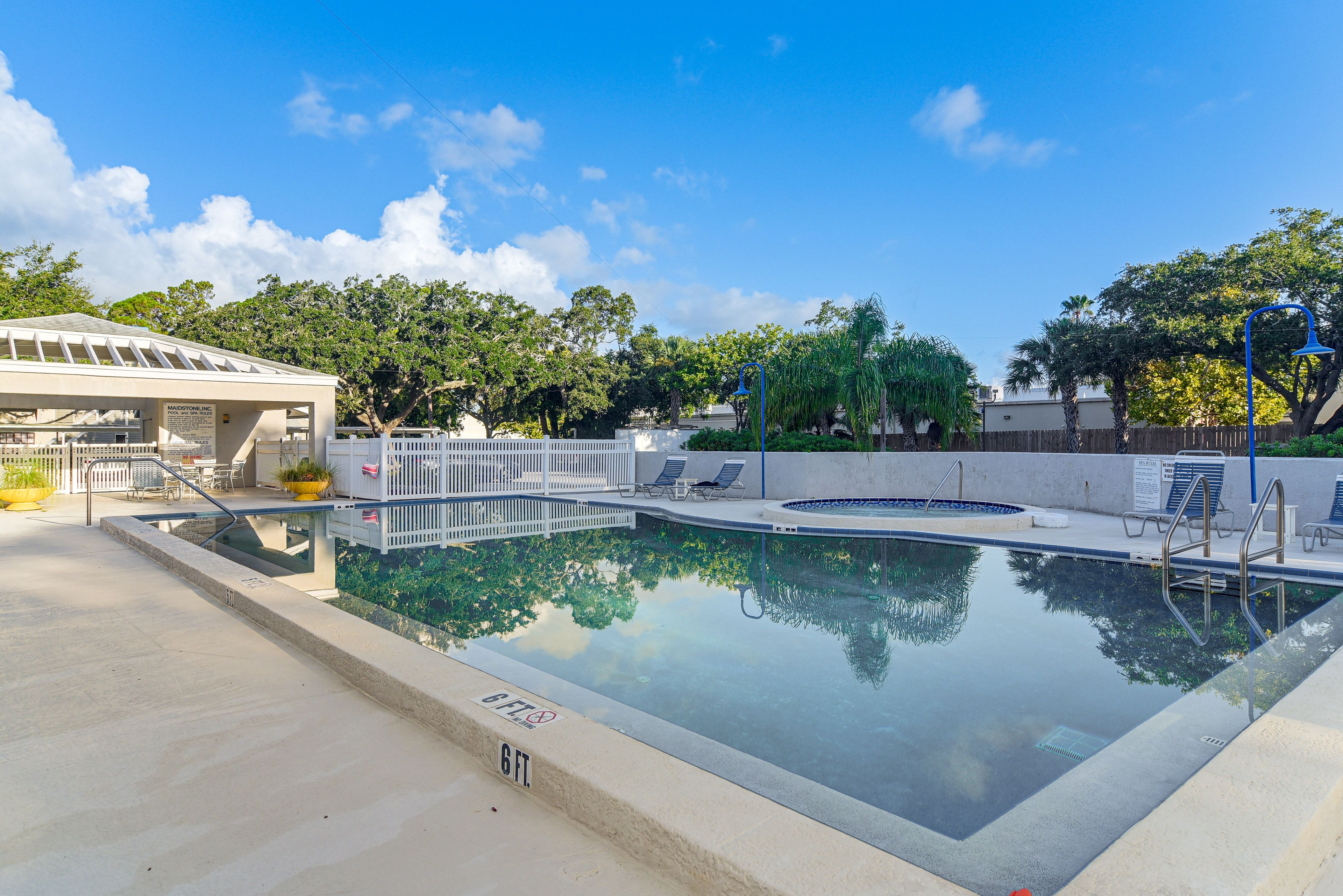 Seminole Vacation Rental | 2BR | 2BA | 1,090 Sq Ft