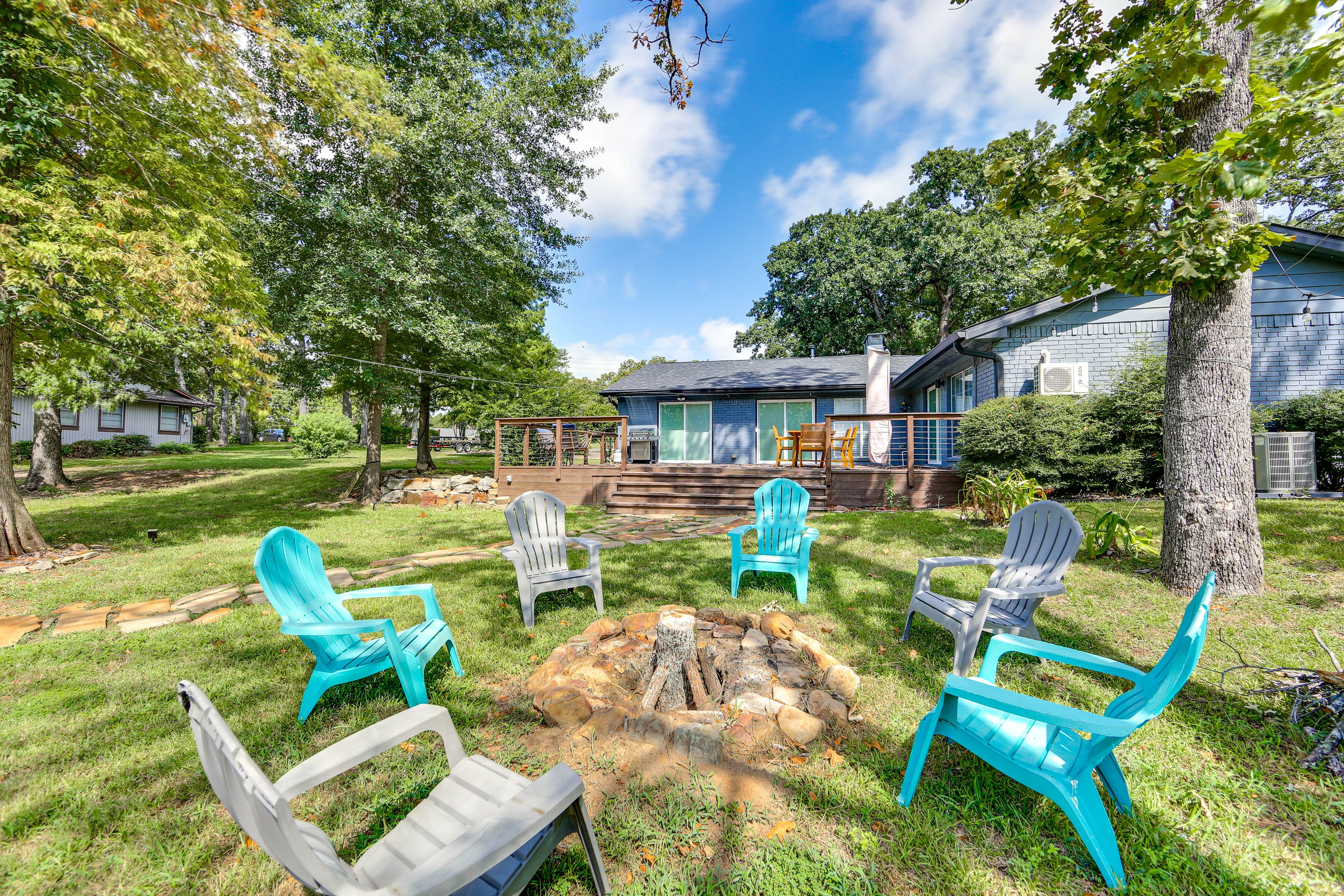 Private Yard | Fire Pit