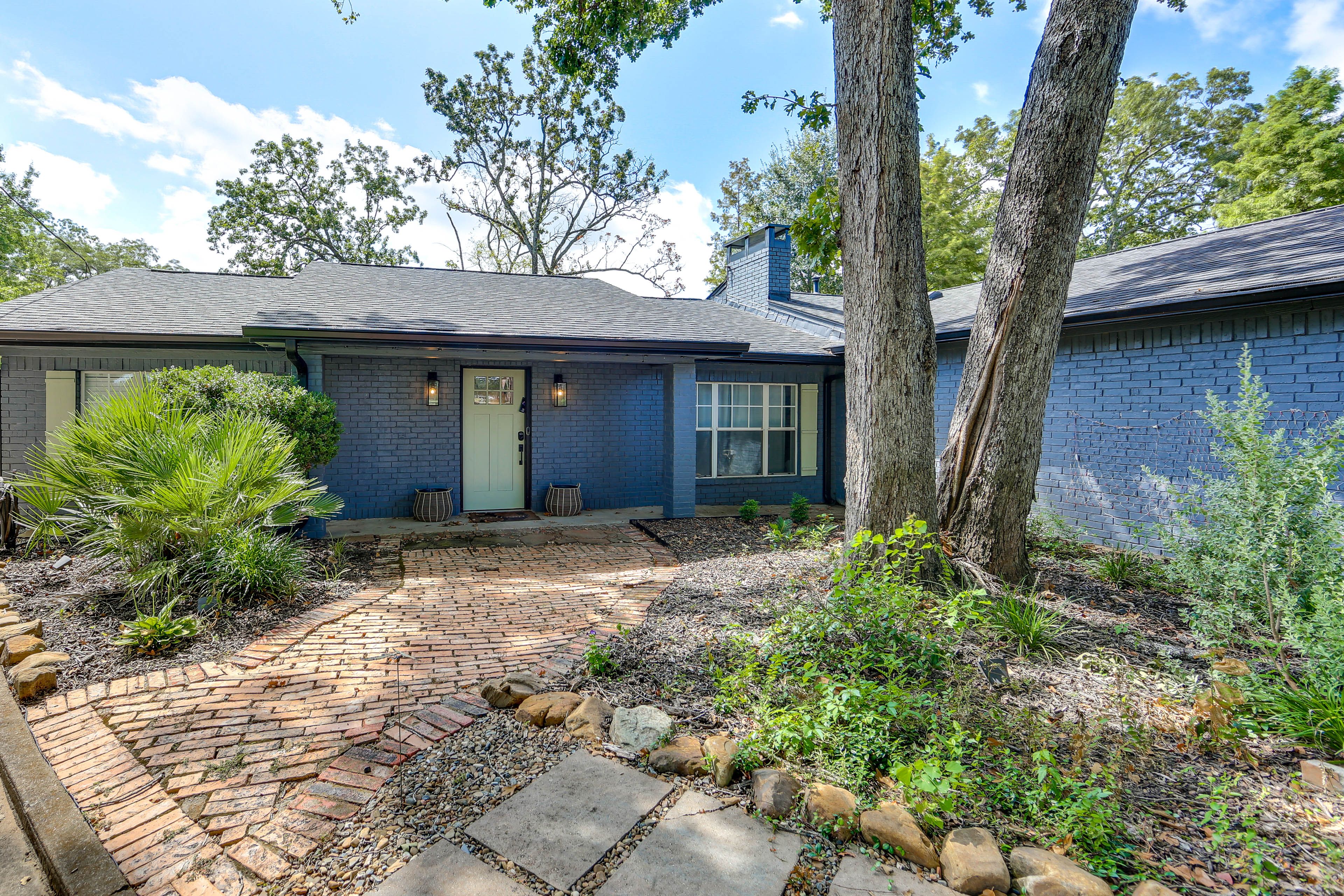 Front Exterior | Single-Story Home | Step-Free Access