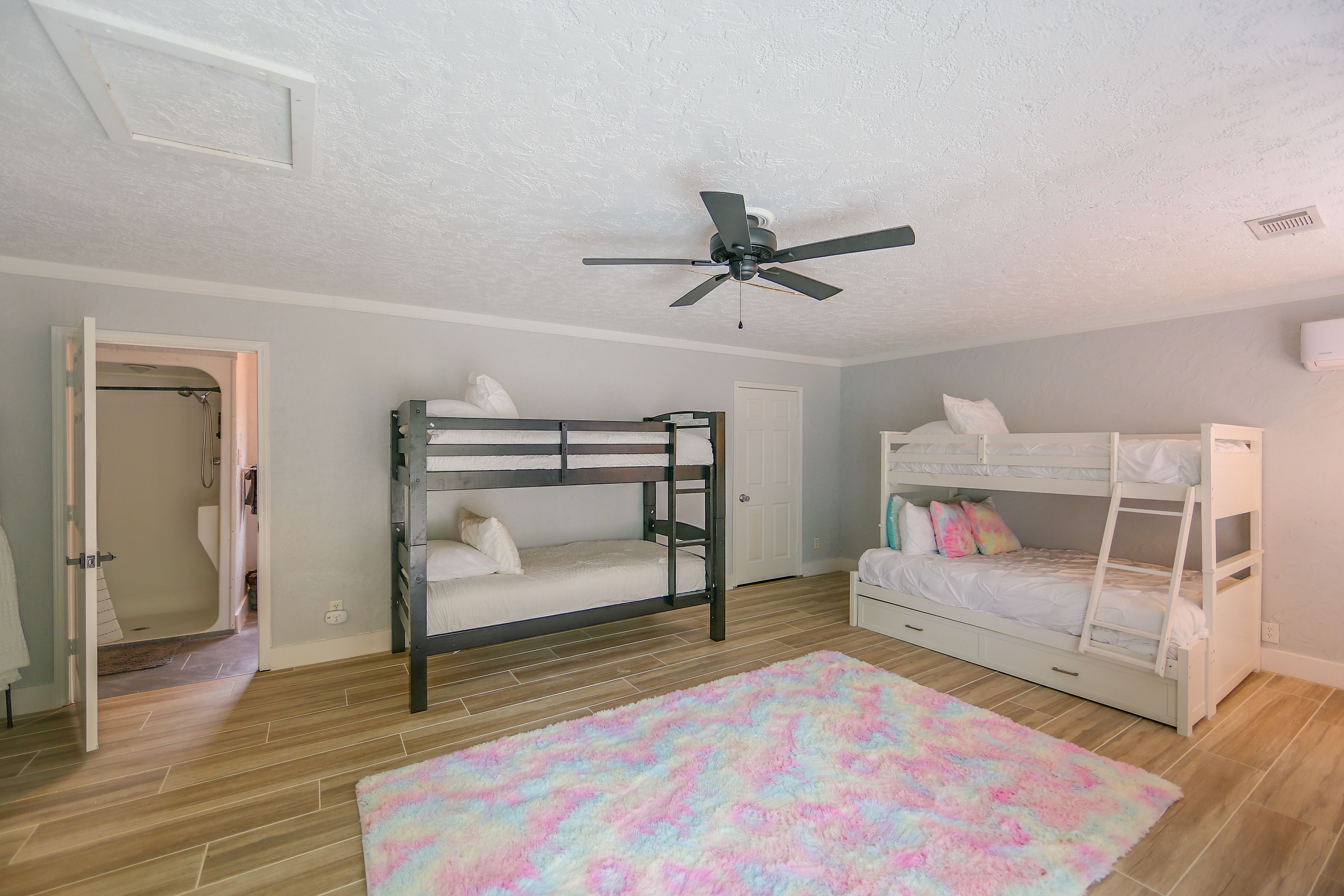 Bedroom | Twin Bunk Bed | Twin/Full Bunk Bed