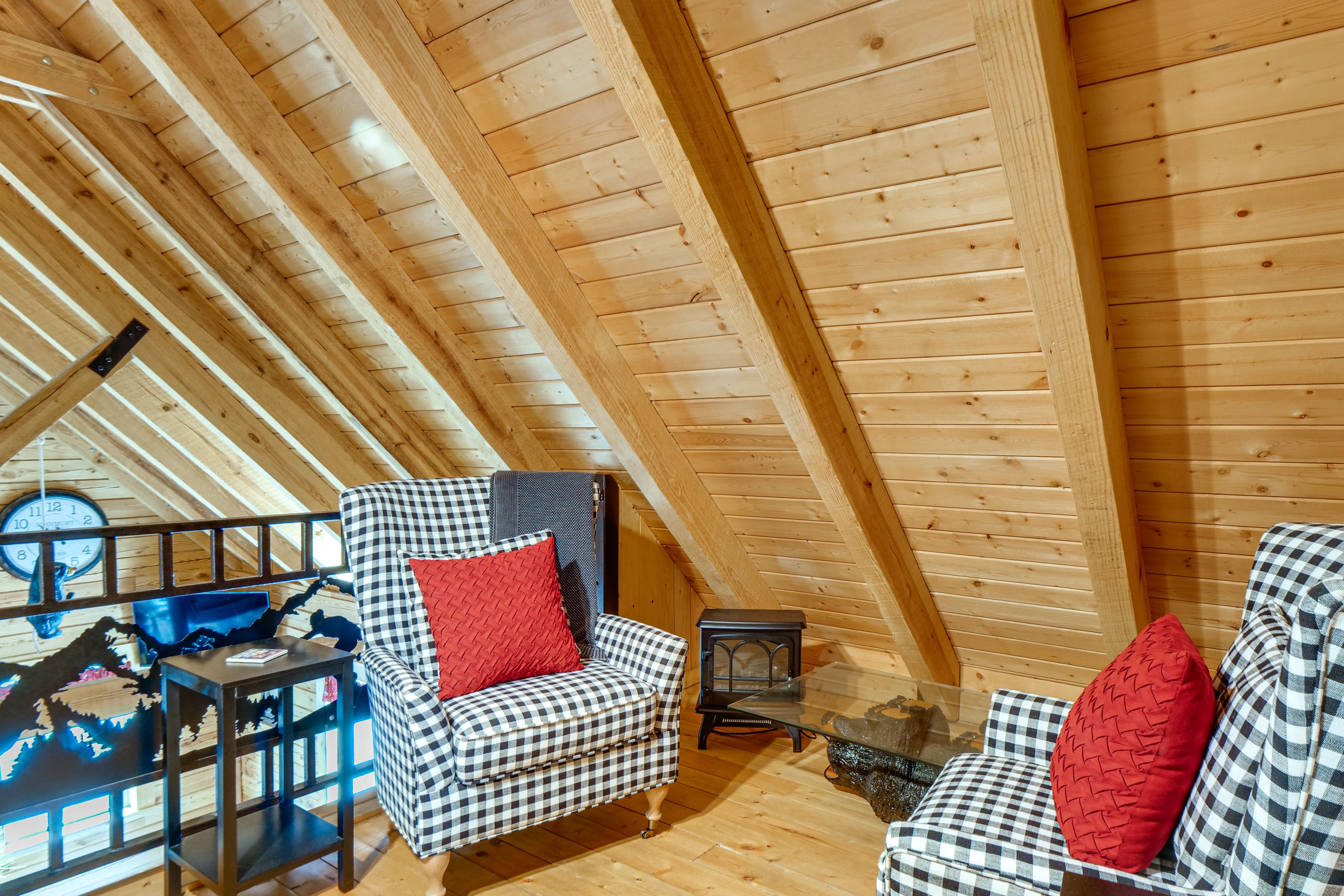Loft | 2nd Floor