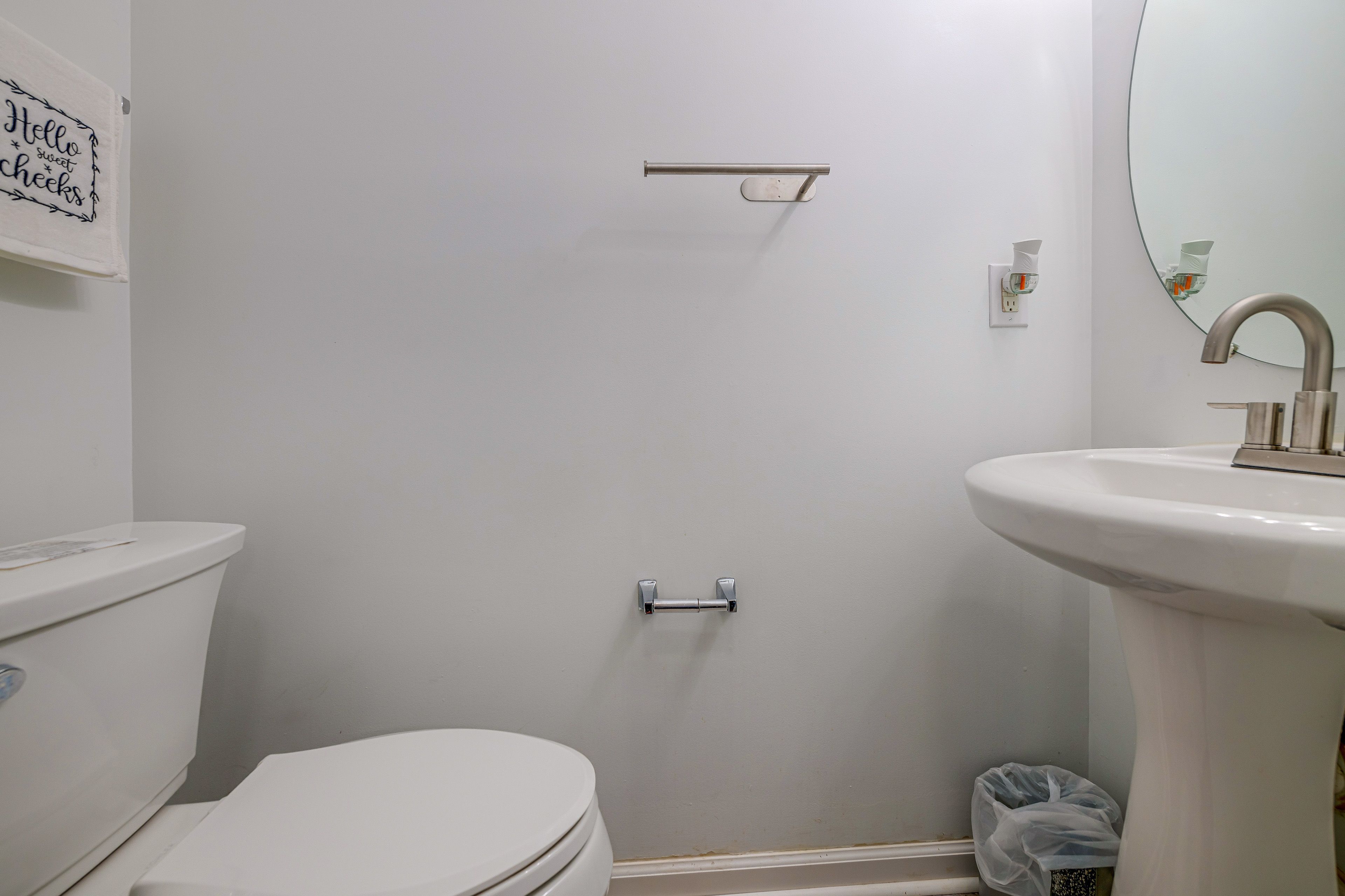Half Bathroom | 1st Floor