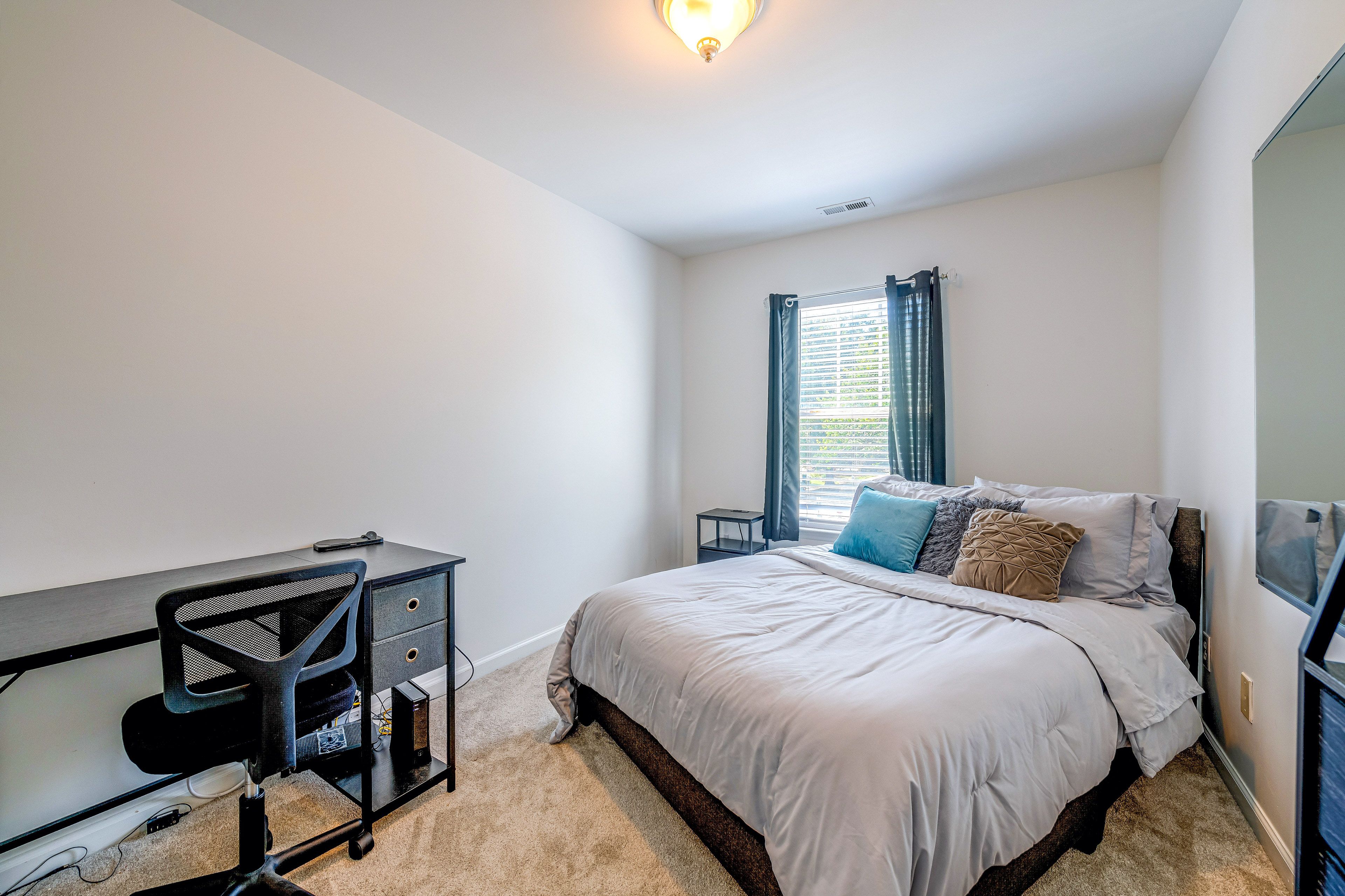 Bedroom 3 | Full Bed | 2nd Floor