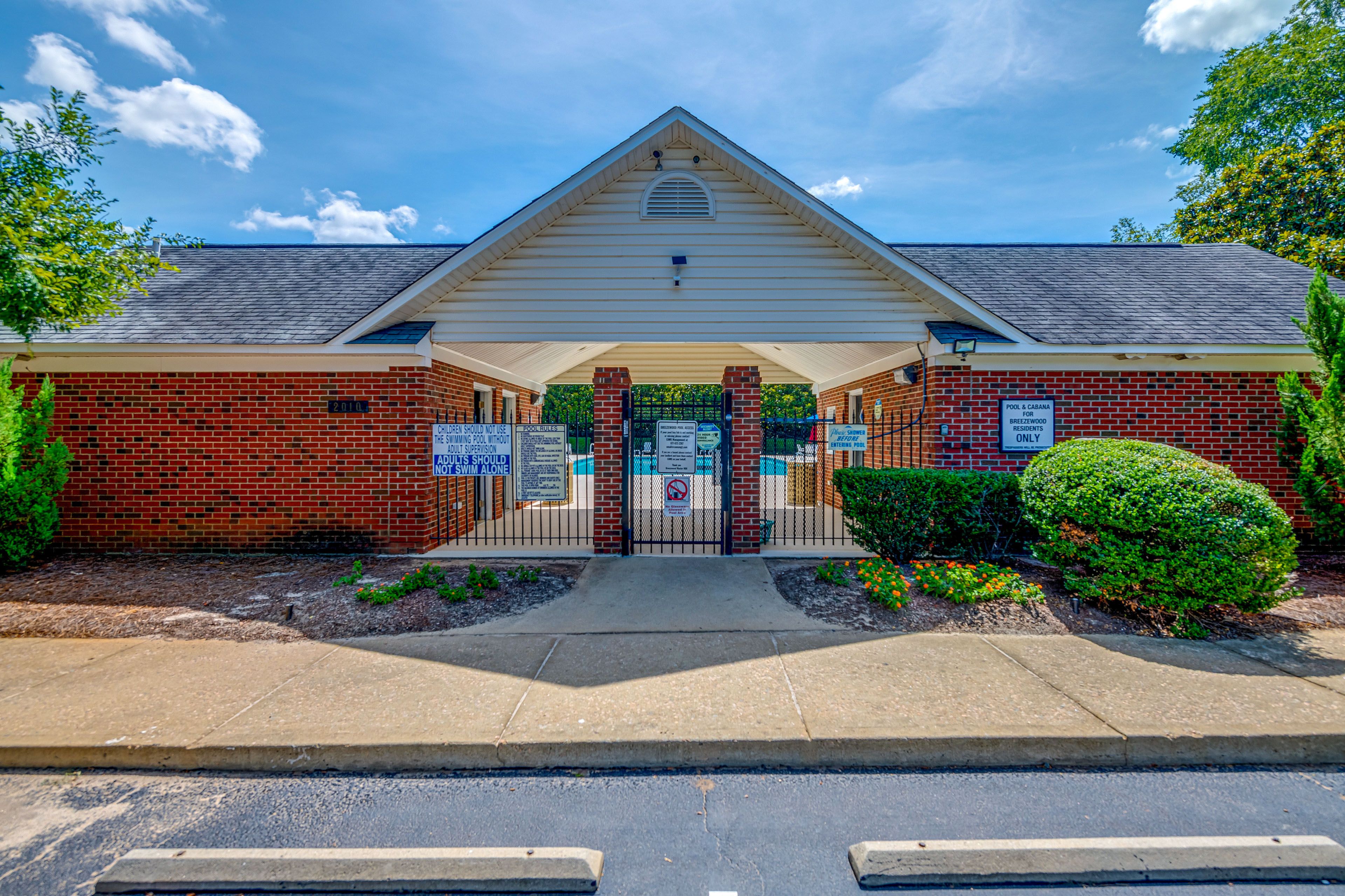 Breezewood | Community Outdoor Pool