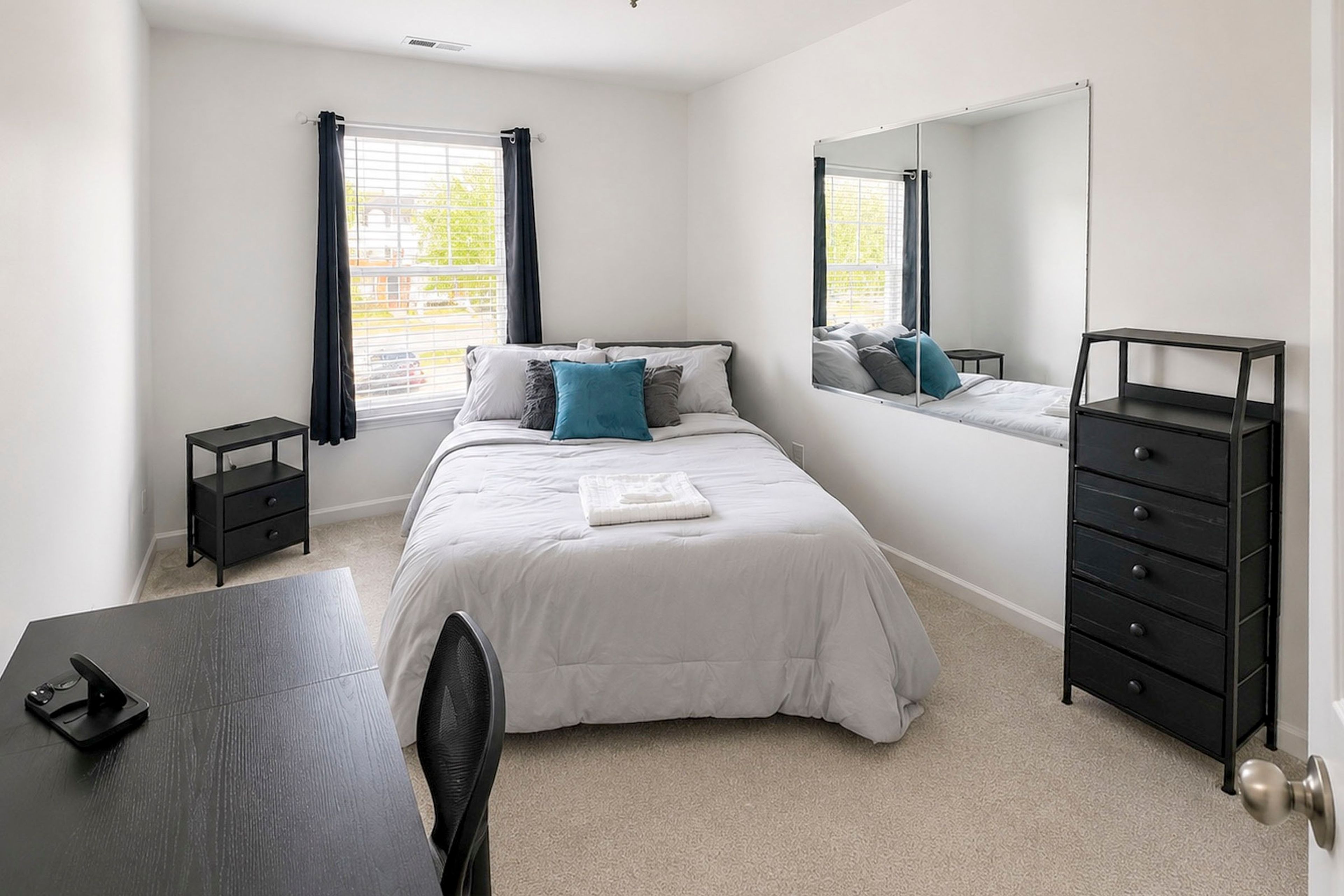 Bedroom 3 | Full Bed | 2nd Floor