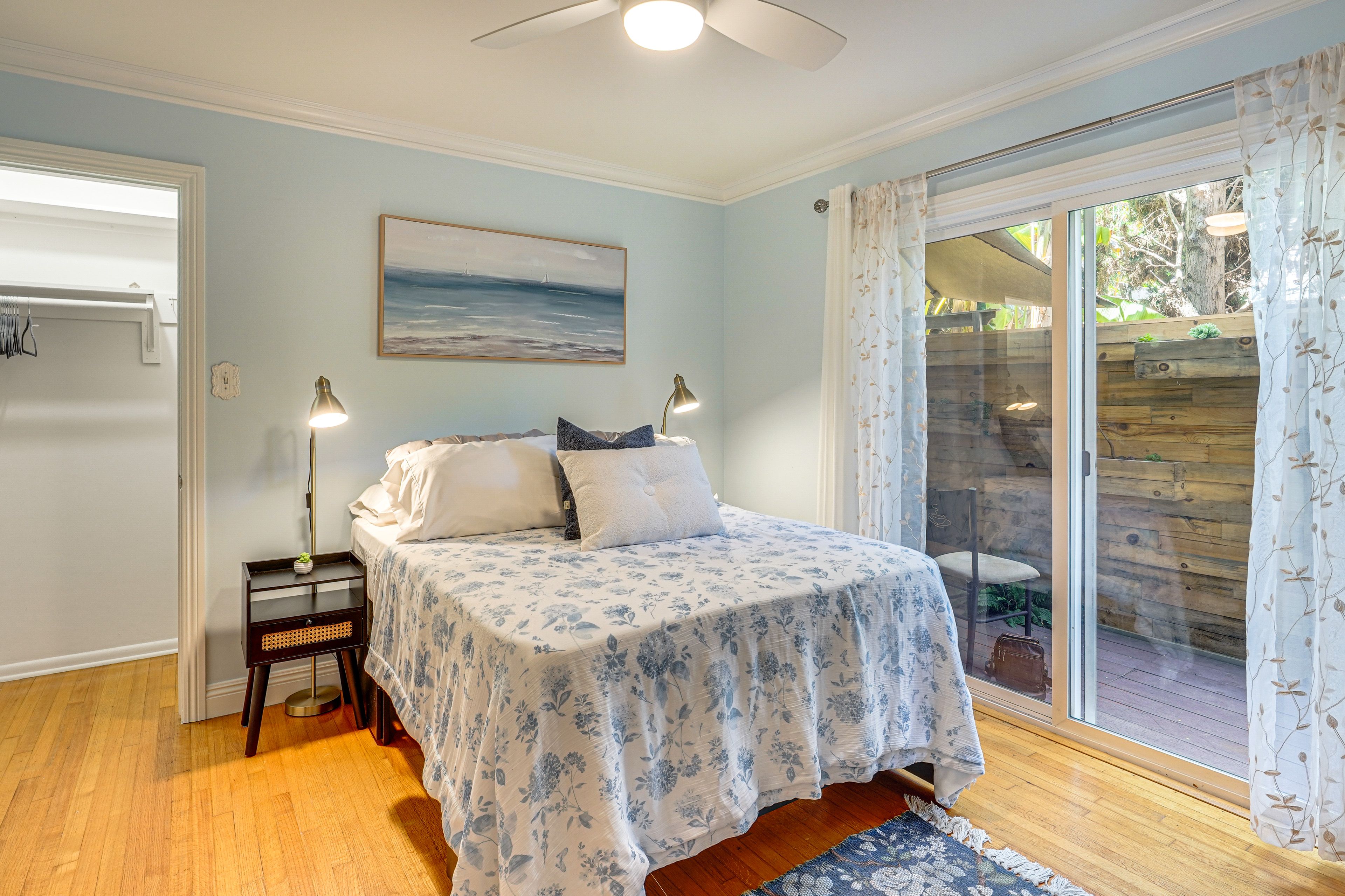 Bedroom | Full Bed