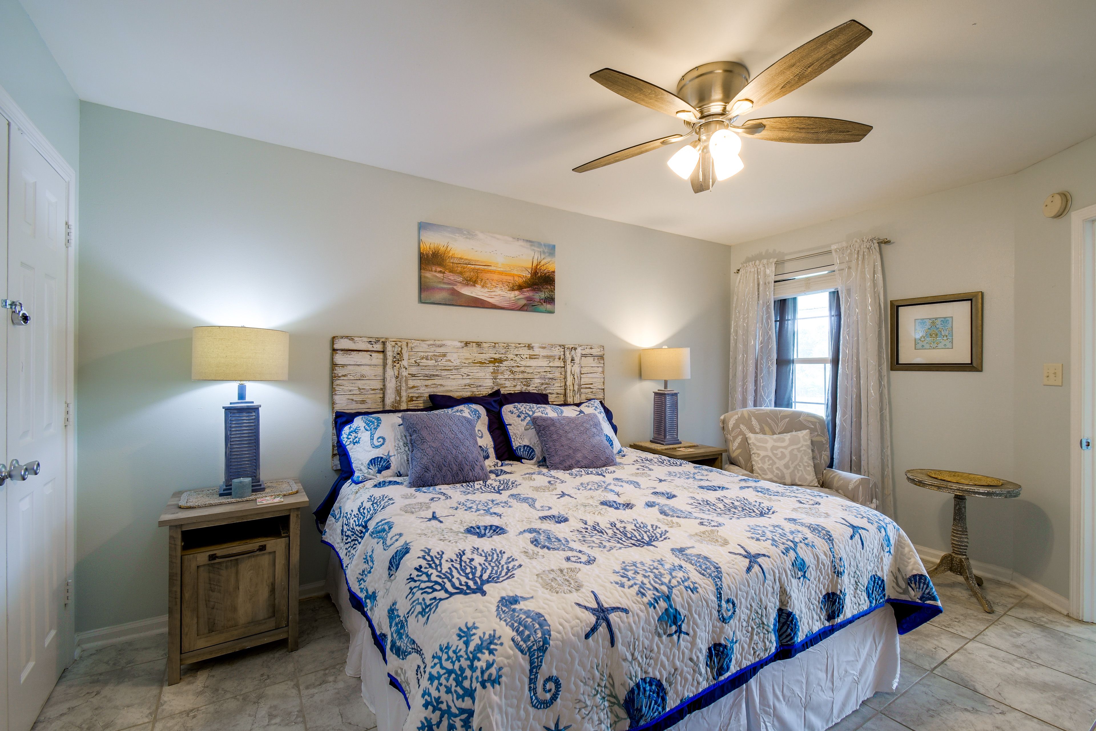 Bedroom 1 | King Bed