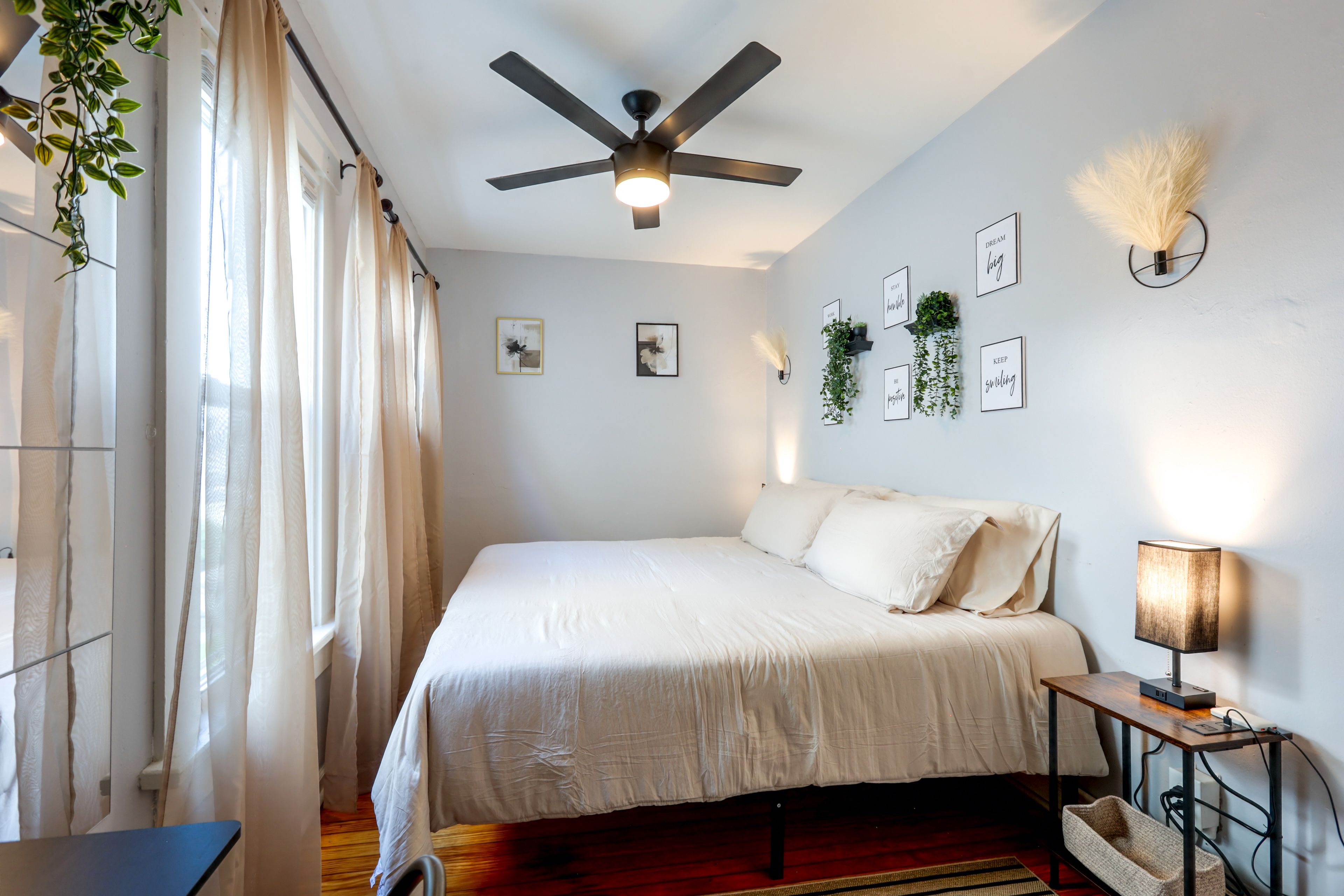 Bedroom 3 | King Bed