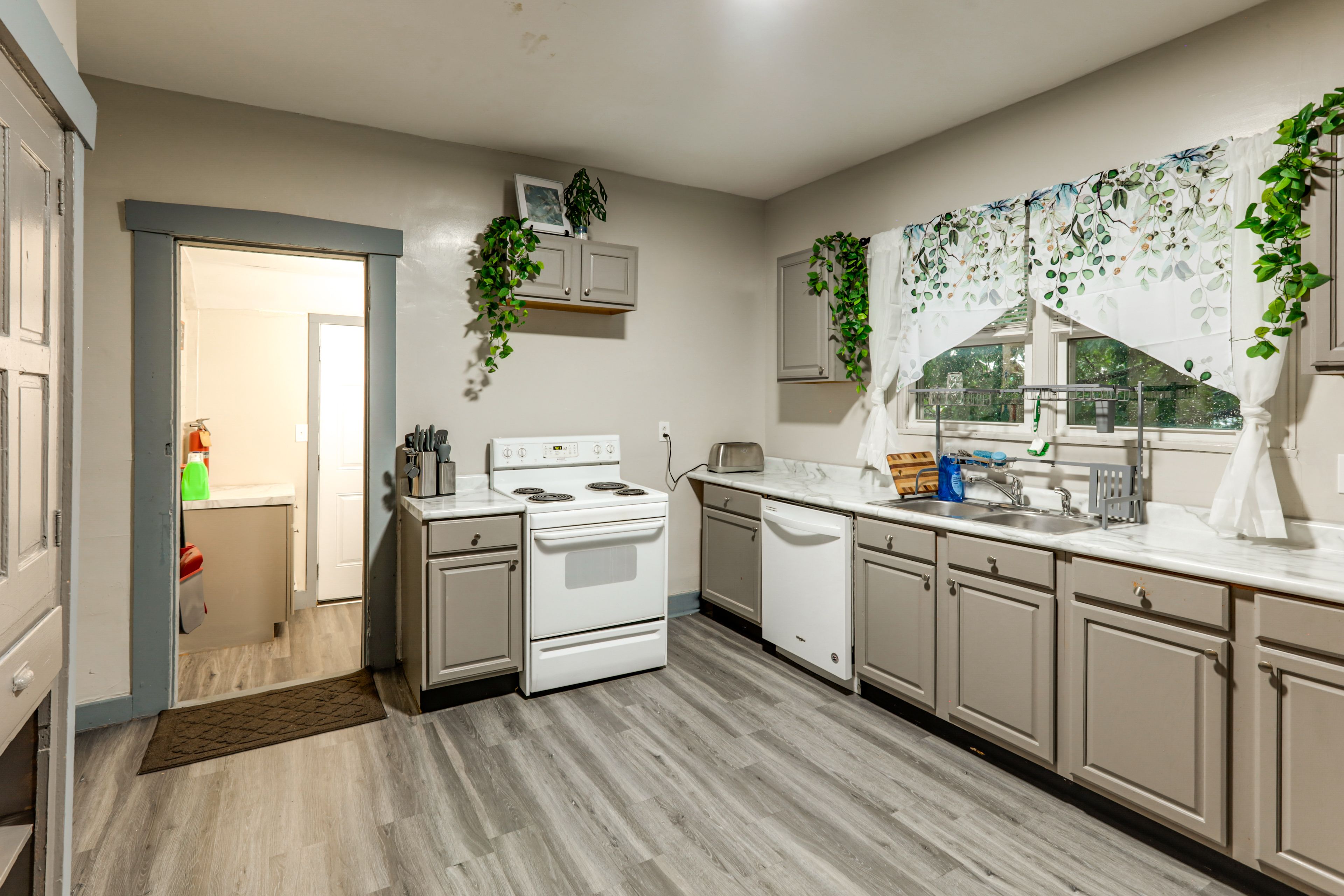 Kitchen | Refrigerator | 1st Floor