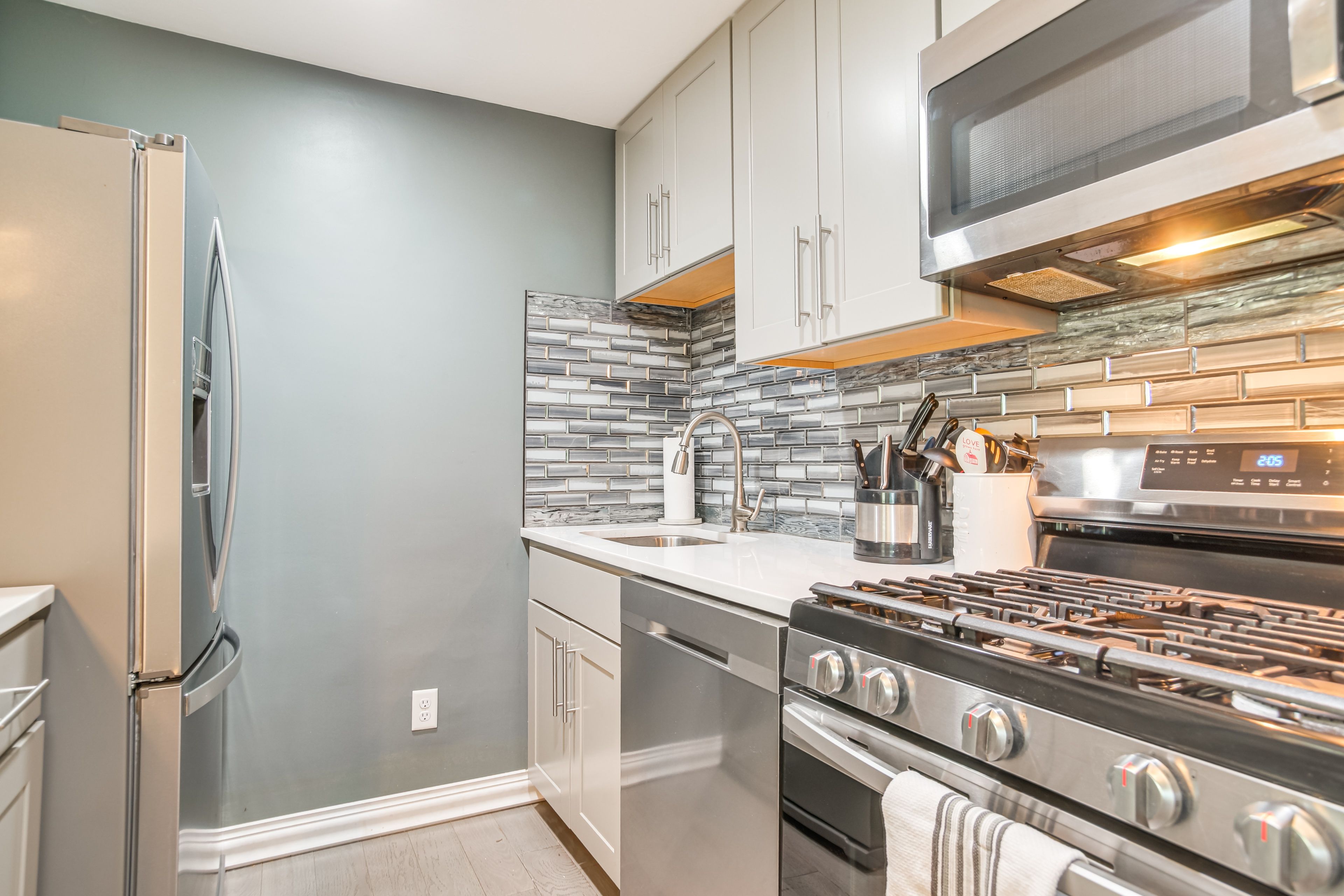 Kitchen | Main Level