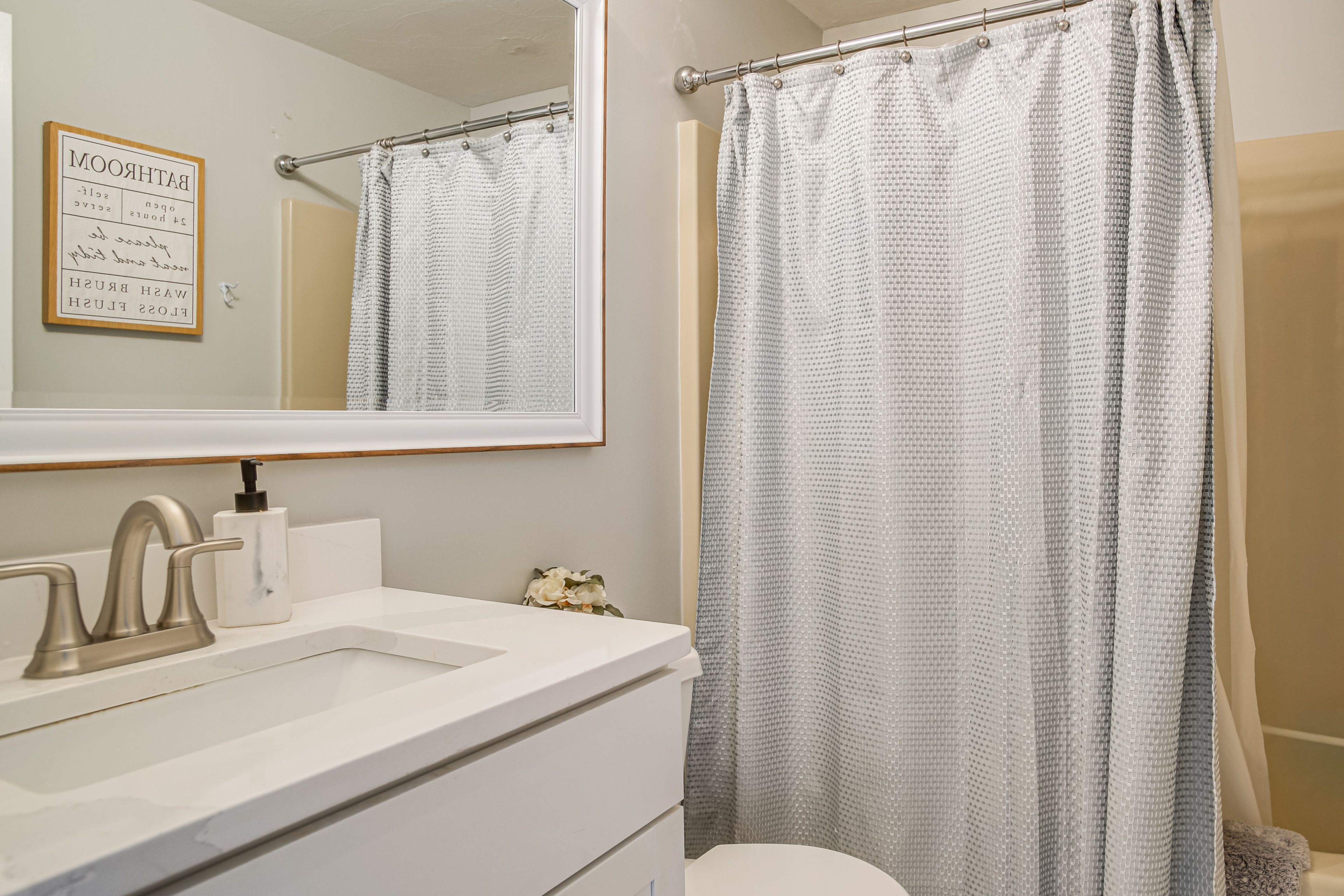 Bathroom | Upper Level