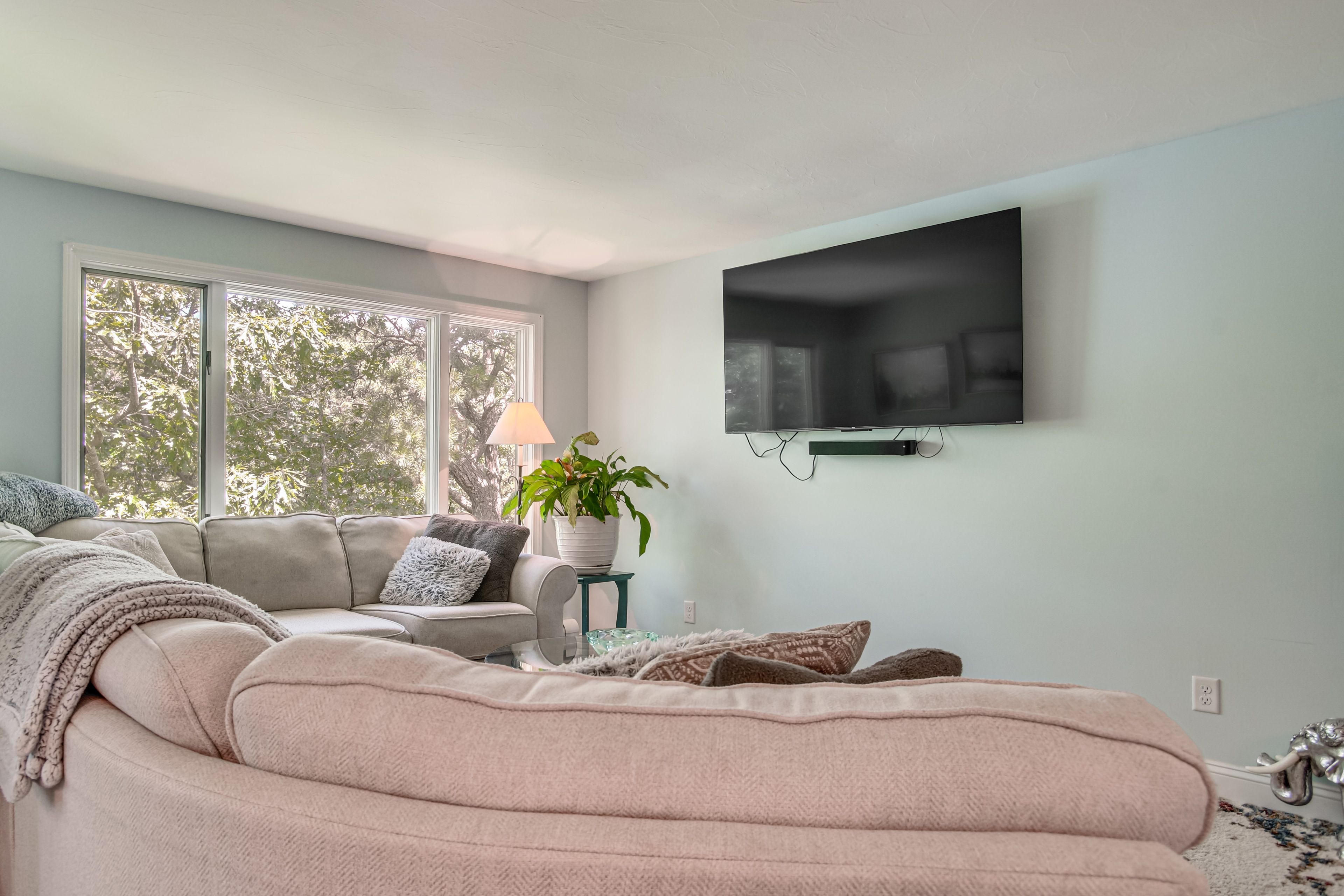 Living Room | Main Level