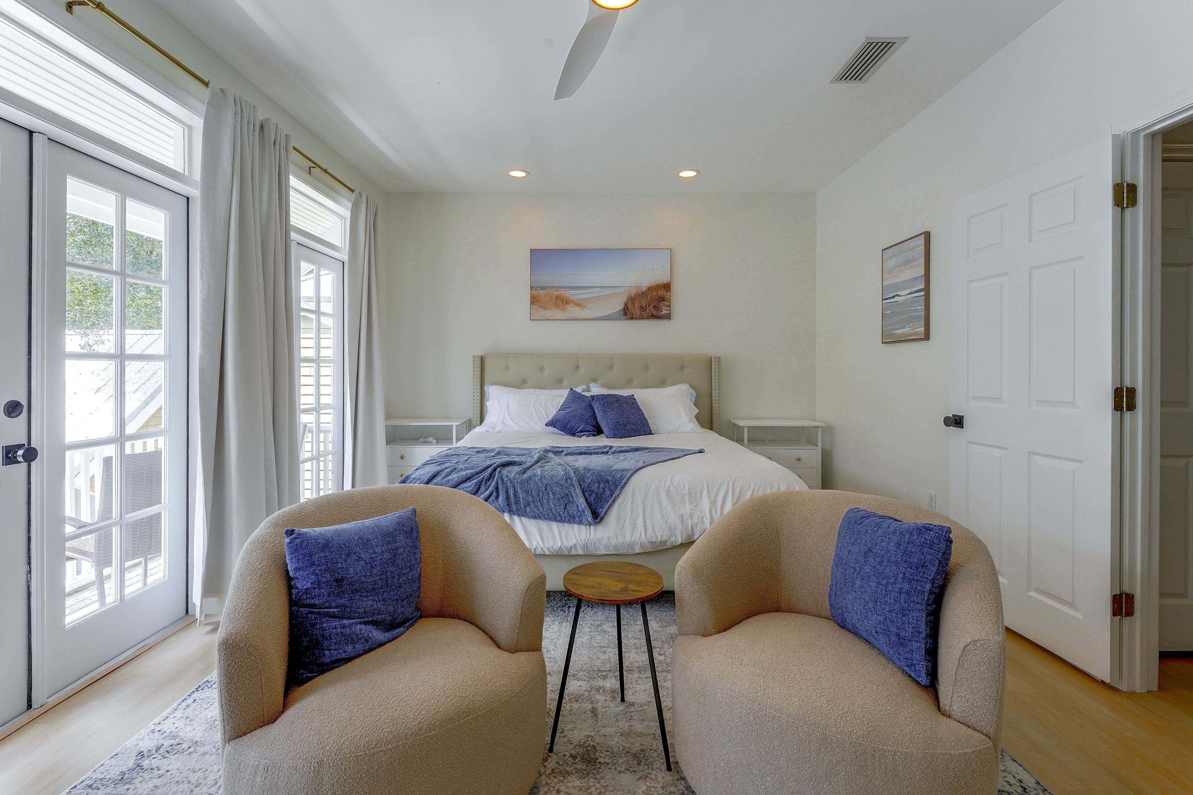 Master Bedroom | King Bed | Private Outdoor Access