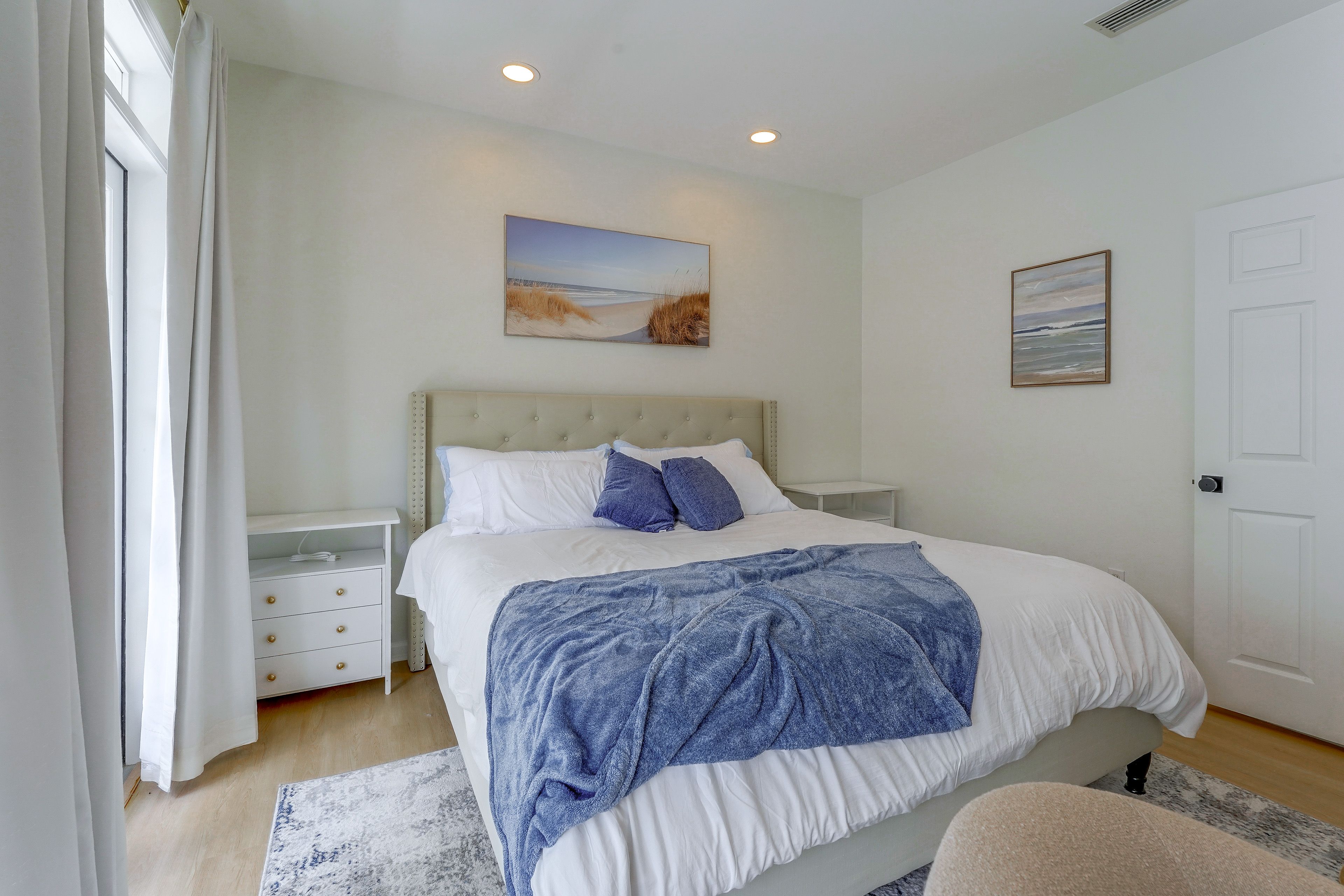 Bedroom 1 | King Bed | Smart TV | 2nd Floor