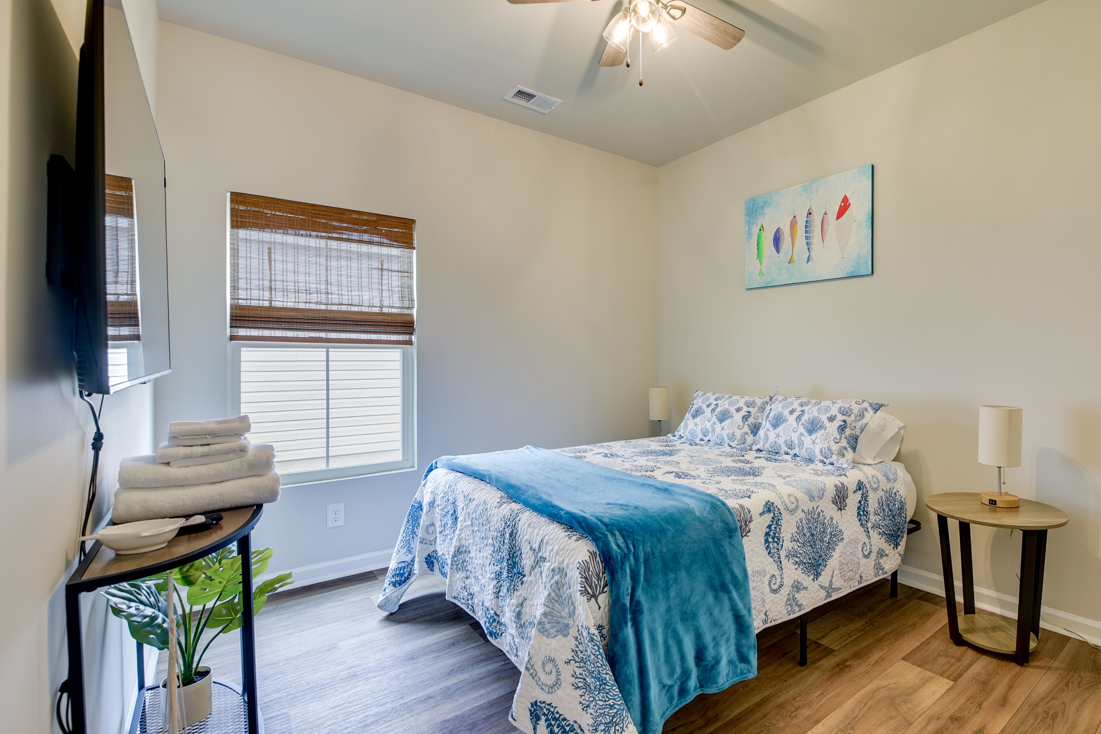 Bedroom 2 | Queen Bed