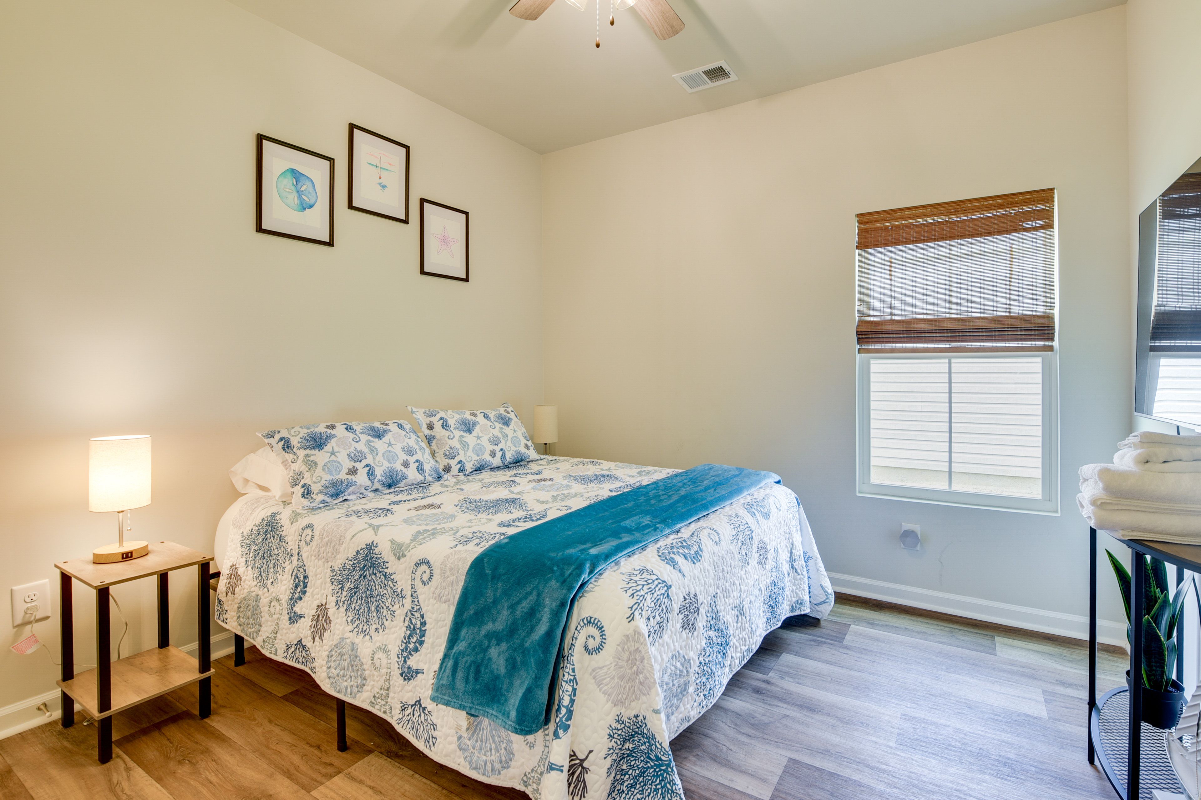 Bedroom 3 | Queen Bed