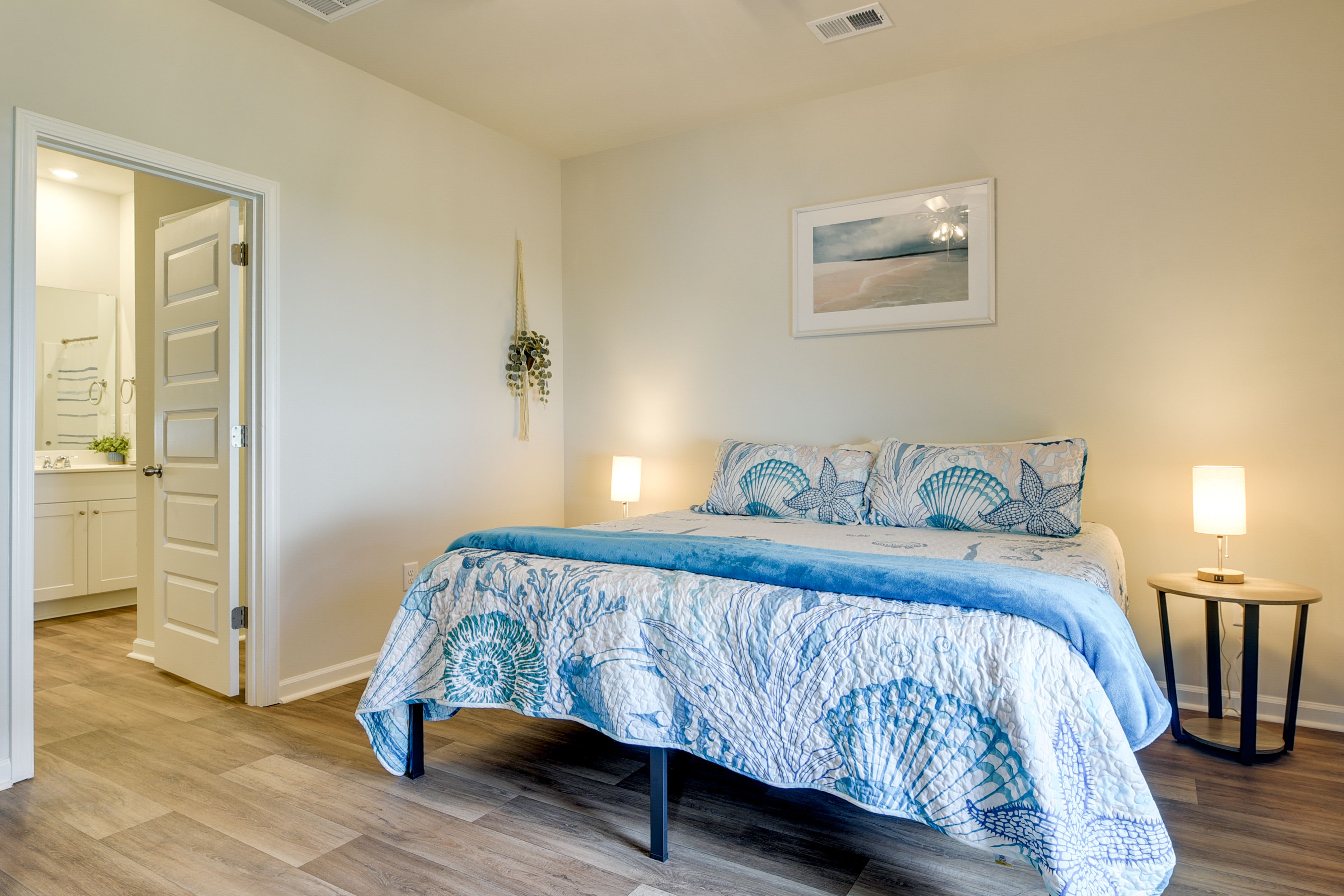 Bedroom 1 | King Bed