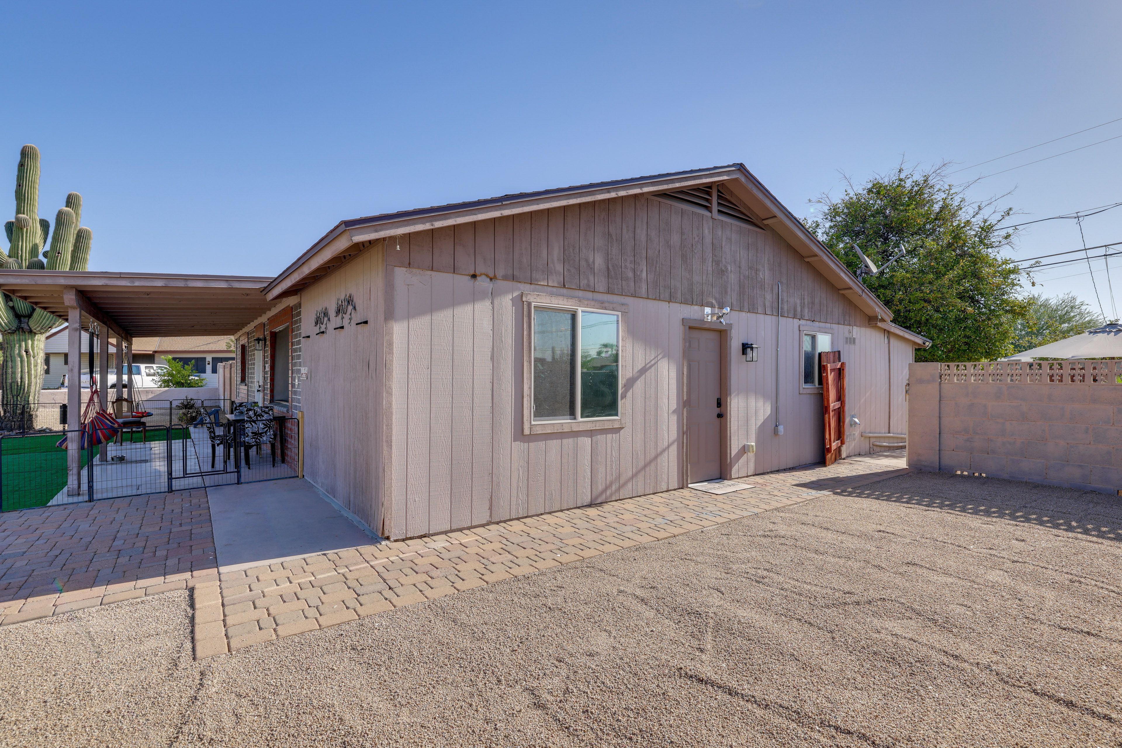 Studio Entry | Driveway Parking (2 Vehicles)