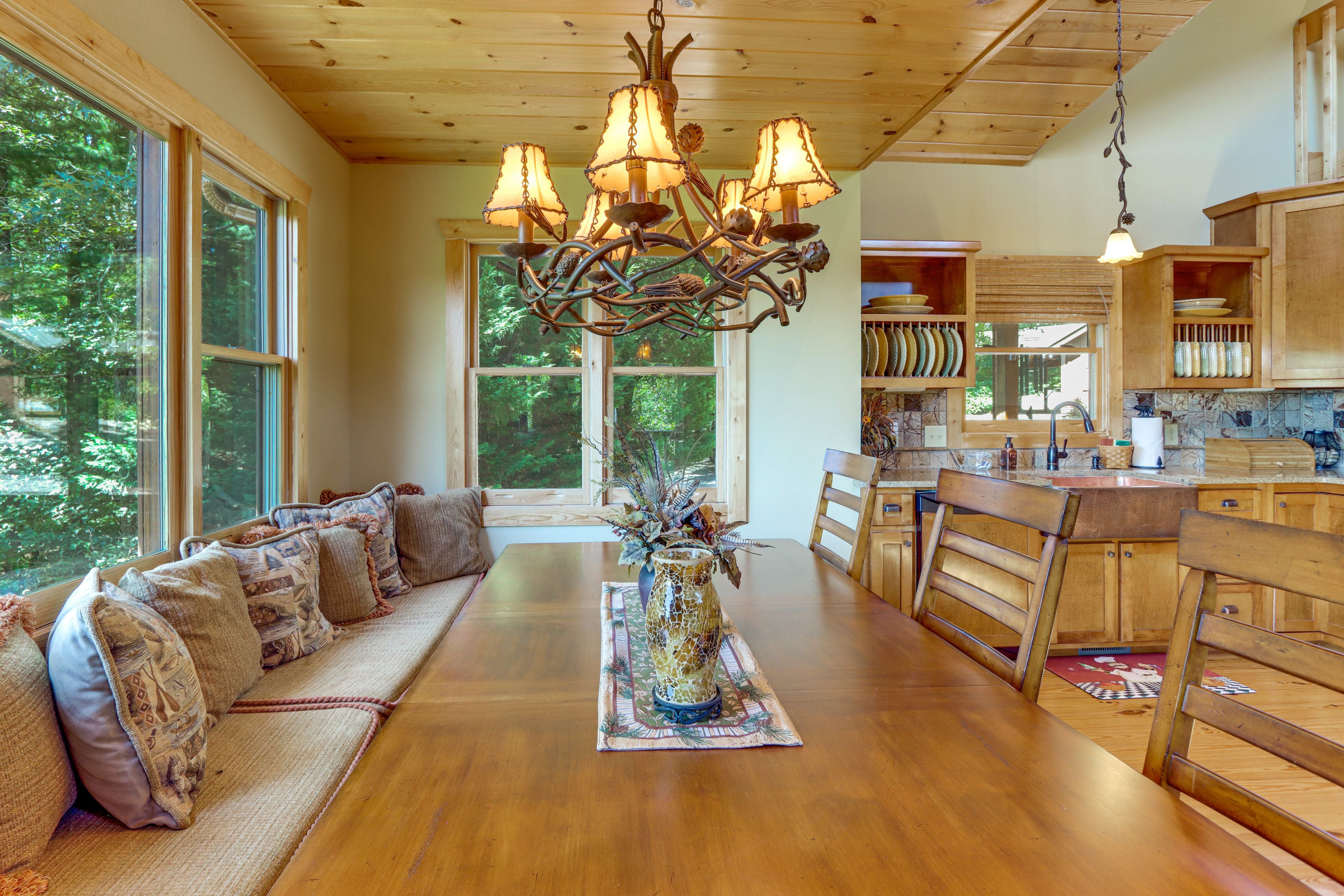 Dining Area | Main Level